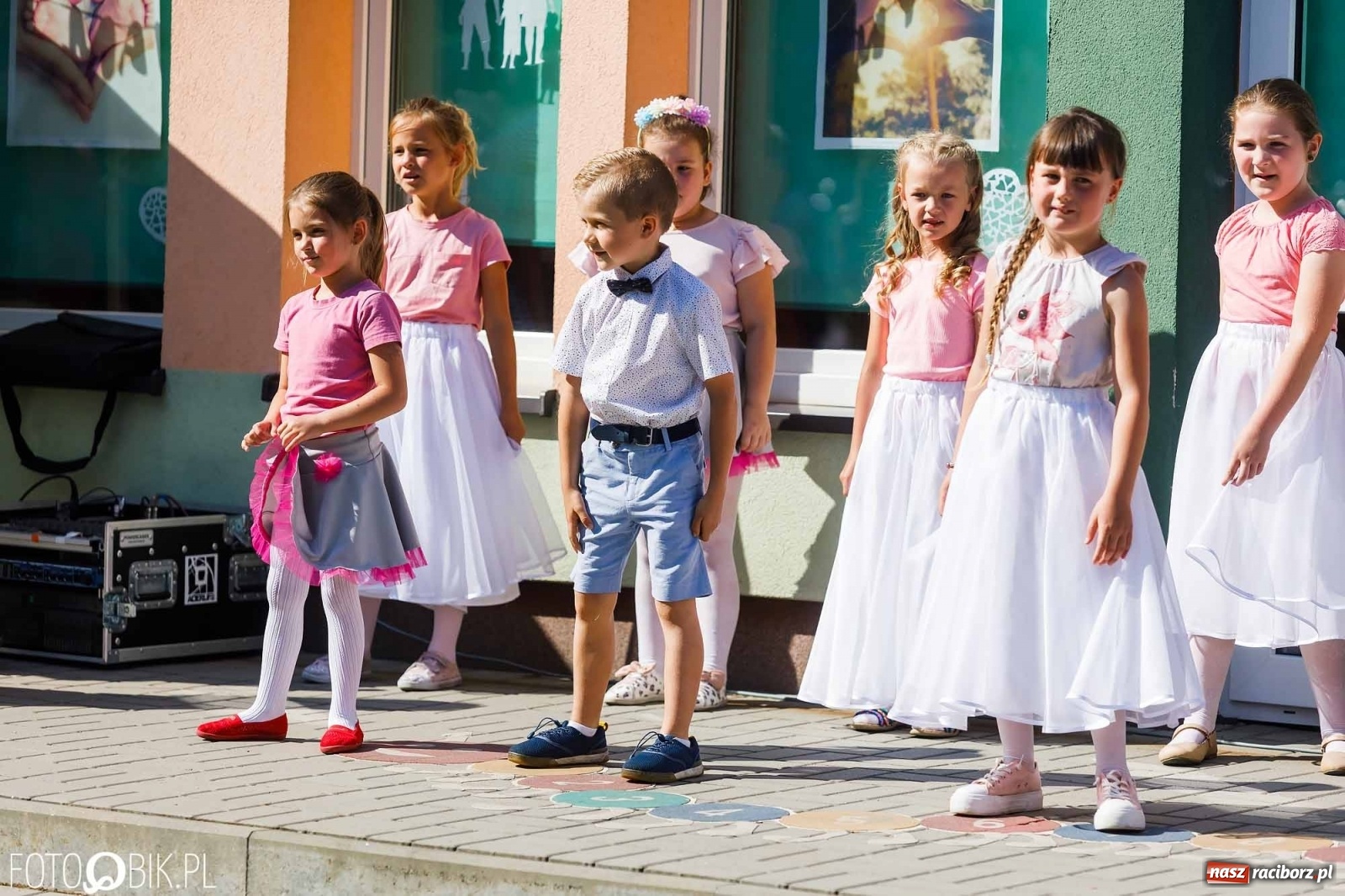 Zdjęcie w galerii na portalu naszraciborz.pl: Piknik rodzinny z okazji Dnia Mamy i Taty w Przedszkolu nr 26 wiadomości z regionu