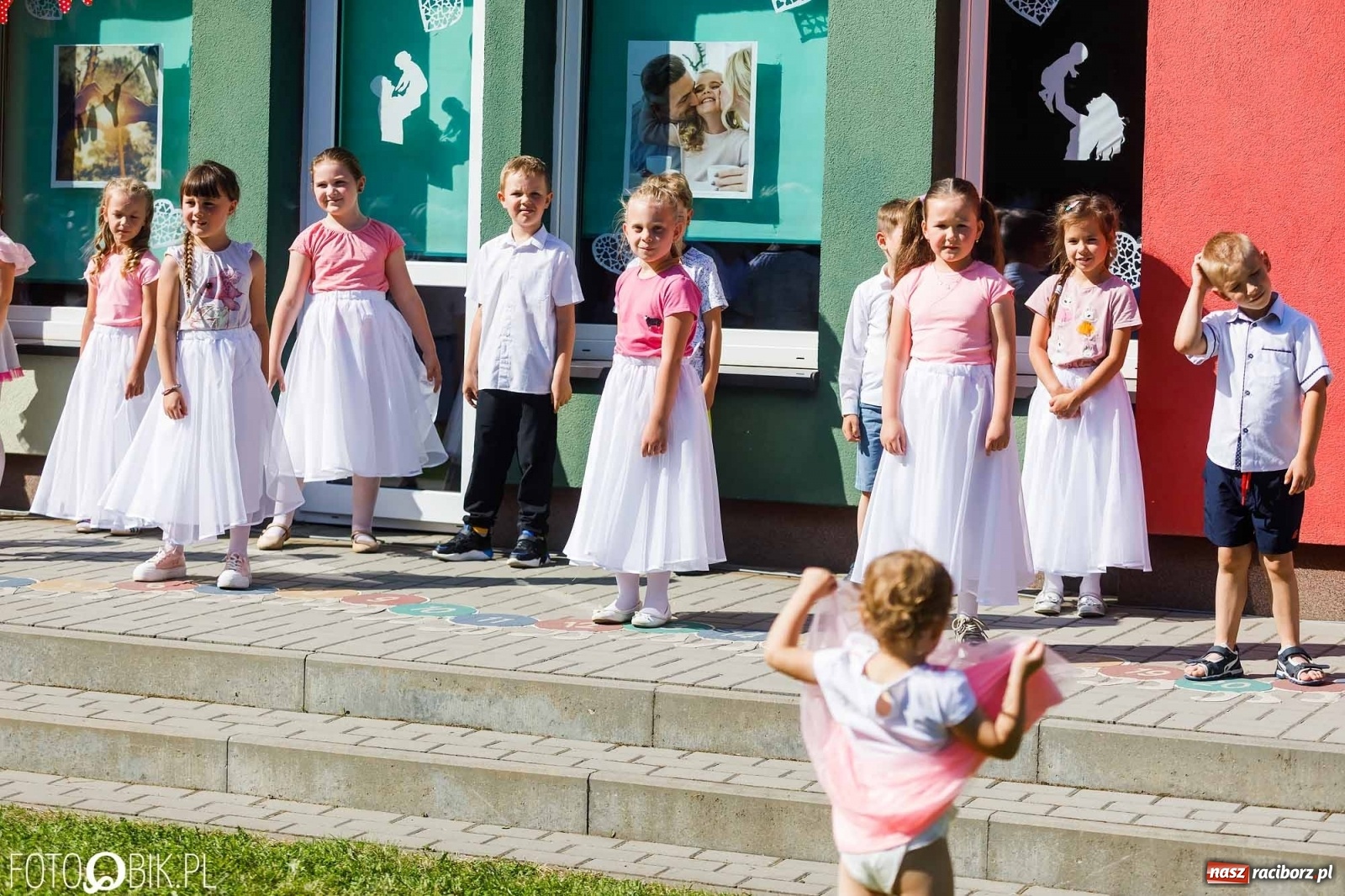 Zdjęcie w galerii na portalu naszraciborz.pl: Piknik rodzinny z okazji Dnia Mamy i Taty w Przedszkolu nr 26 wiadomości z regionu