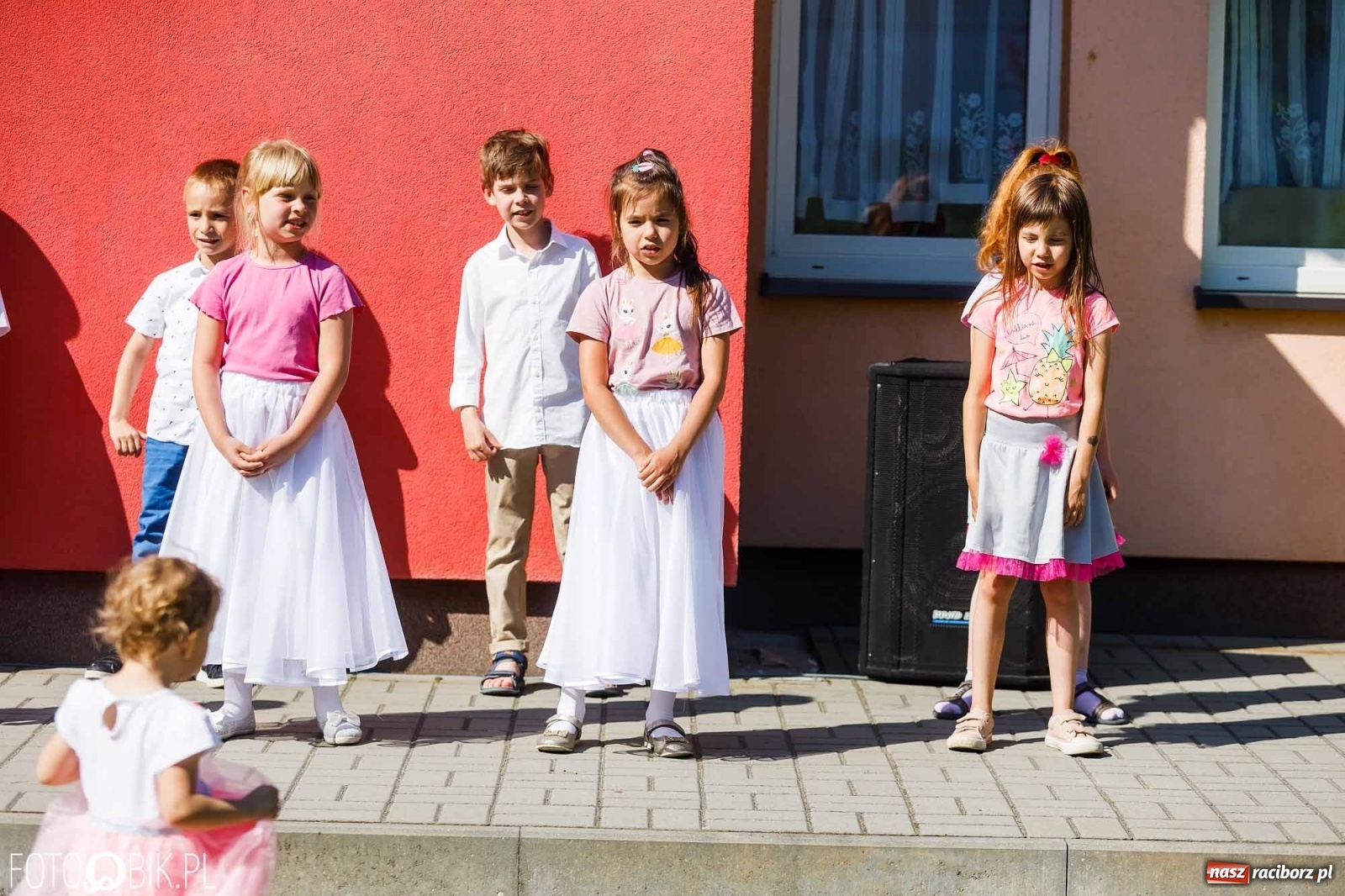 Zdjęcie w galerii na portalu naszraciborz.pl: Piknik rodzinny z okazji Dnia Mamy i Taty w Przedszkolu nr 26 wiadomości z regionu