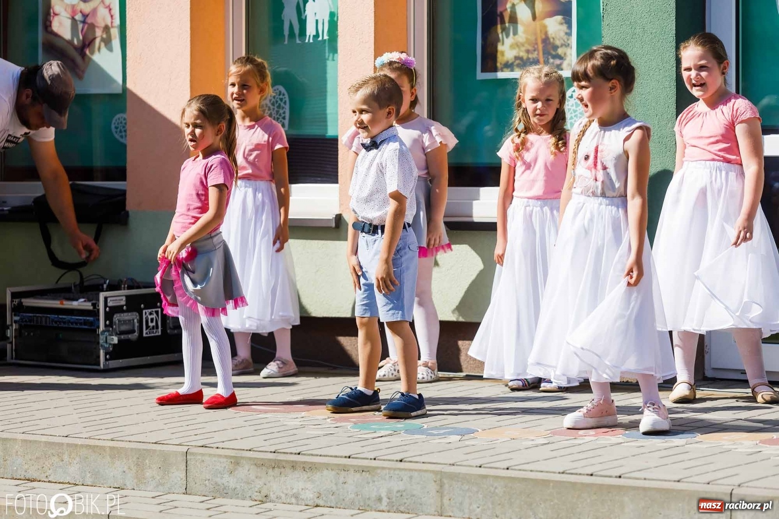 Zdjęcie w galerii na portalu naszraciborz.pl: Piknik rodzinny z okazji Dnia Mamy i Taty w Przedszkolu nr 26 wiadomości z regionu
