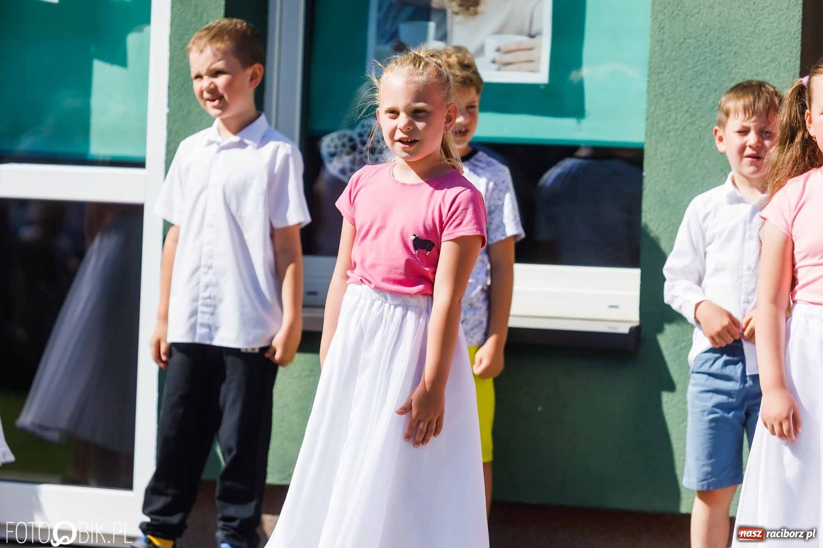 Zdjęcie w galerii na portalu naszraciborz.pl: Piknik rodzinny z okazji Dnia Mamy i Taty w Przedszkolu nr 26 wiadomości z regionu