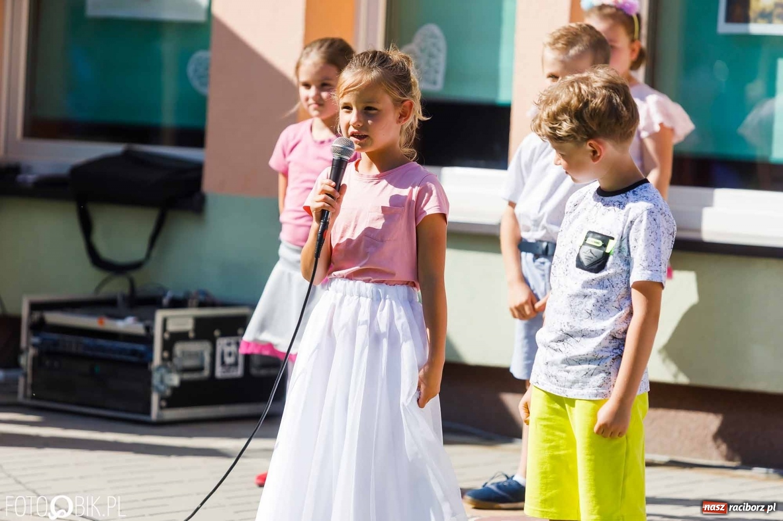 Zdjęcie w galerii na portalu naszraciborz.pl: Piknik rodzinny z okazji Dnia Mamy i Taty w Przedszkolu nr 26 wiadomości z regionu