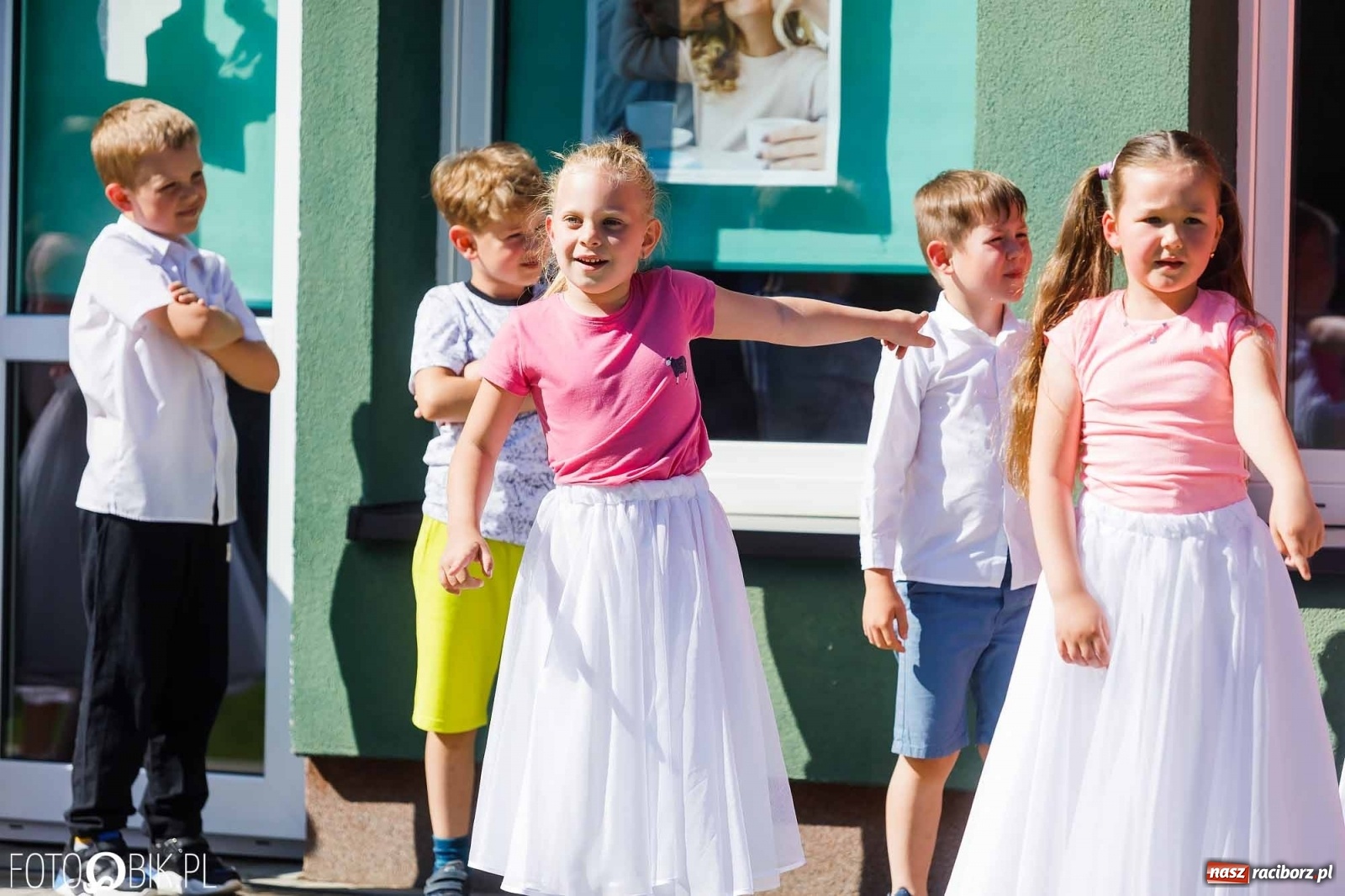 Zdjęcie w galerii na portalu naszraciborz.pl: Piknik rodzinny z okazji Dnia Mamy i Taty w Przedszkolu nr 26 wiadomości z regionu