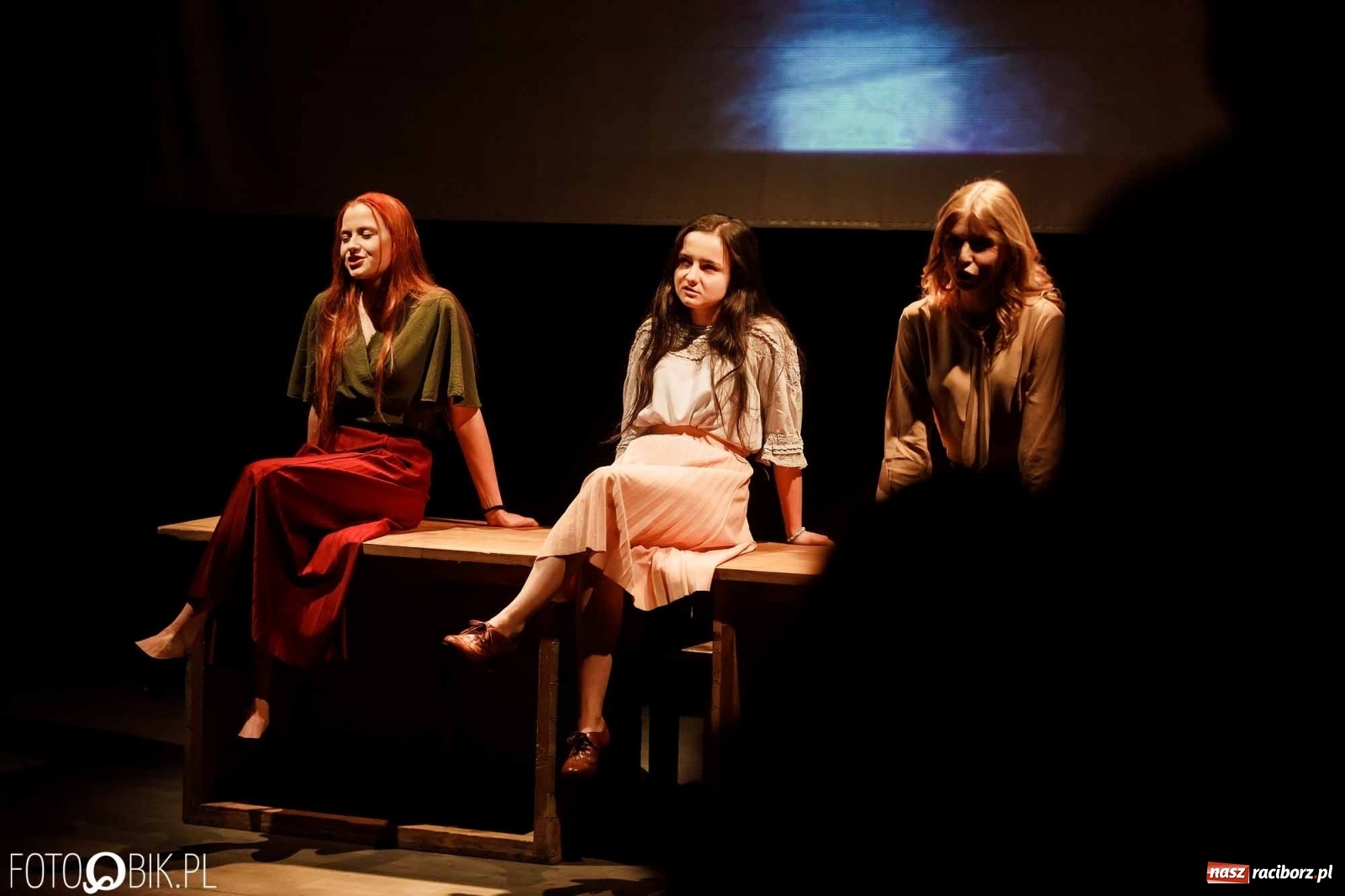 Zdjęcie w galerii na portalu naszraciborz.pl: Ciągnie wiosna. Spektakl w wykonaniu Grupy Melpomena w DK Strzecha wiadomości z regionu