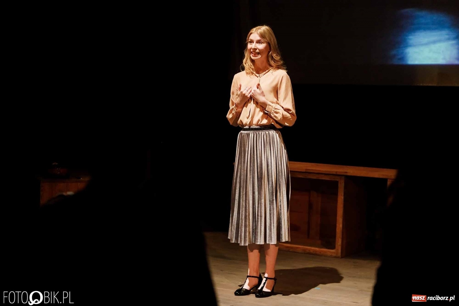 Zdjęcie w galerii na portalu naszraciborz.pl: Ciągnie wiosna. Spektakl w wykonaniu Grupy Melpomena w DK Strzecha wiadomości z regionu