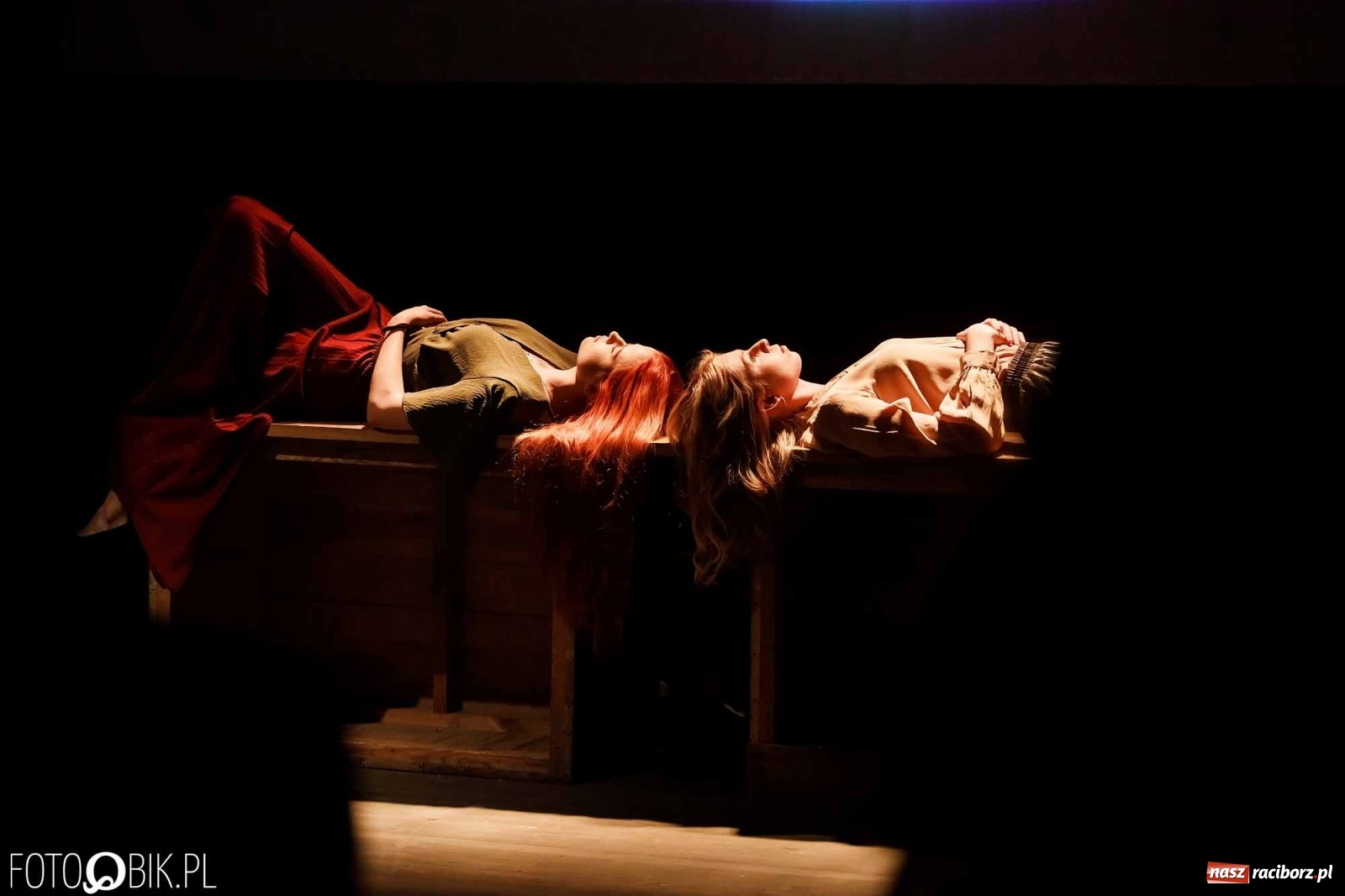 Zdjęcie w galerii na portalu naszraciborz.pl: Ciągnie wiosna. Spektakl w wykonaniu Grupy Melpomena w DK Strzecha wiadomości z regionu