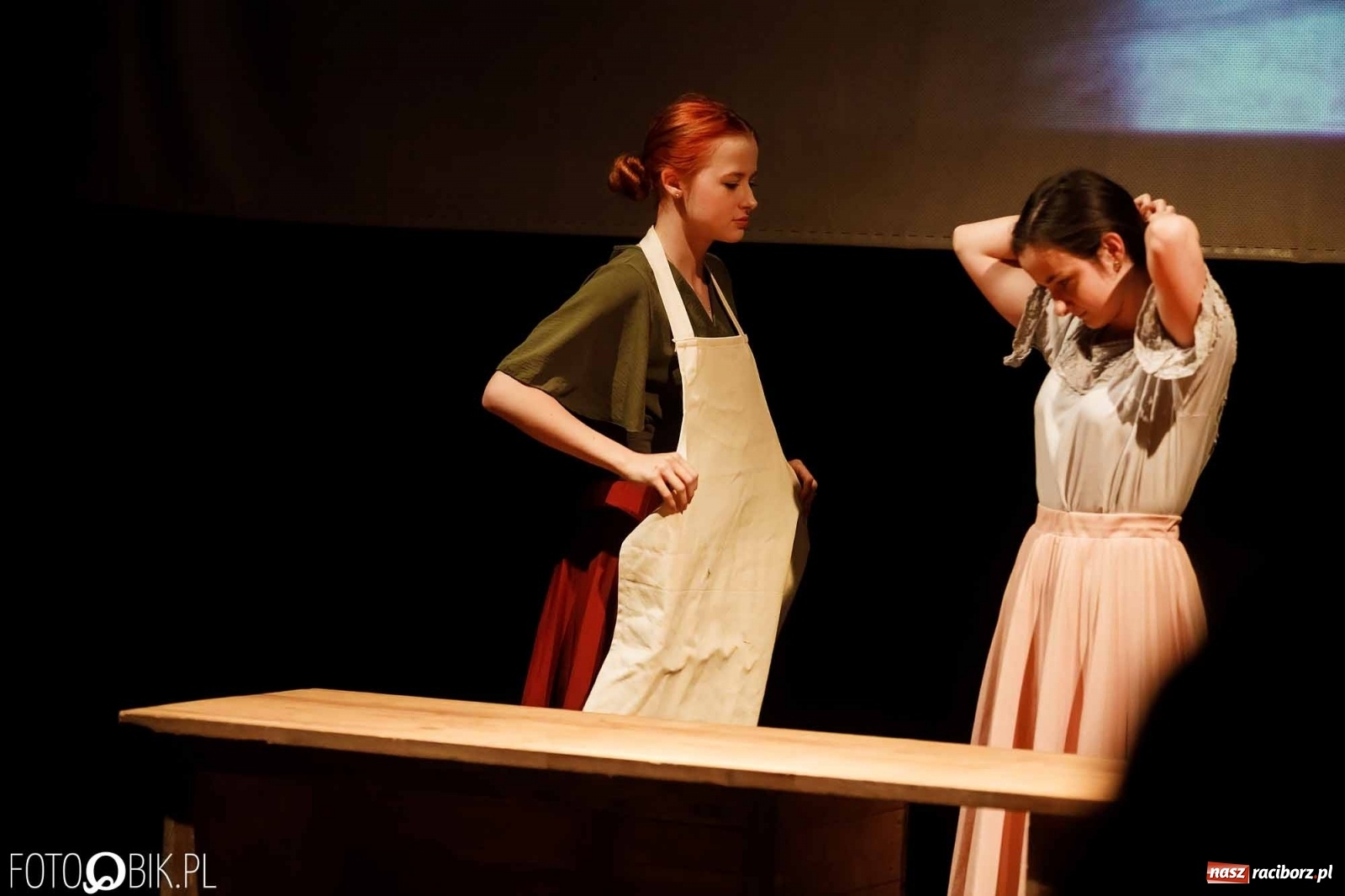 Zdjęcie w galerii na portalu naszraciborz.pl: Ciągnie wiosna. Spektakl w wykonaniu Grupy Melpomena w DK Strzecha wiadomości z regionu