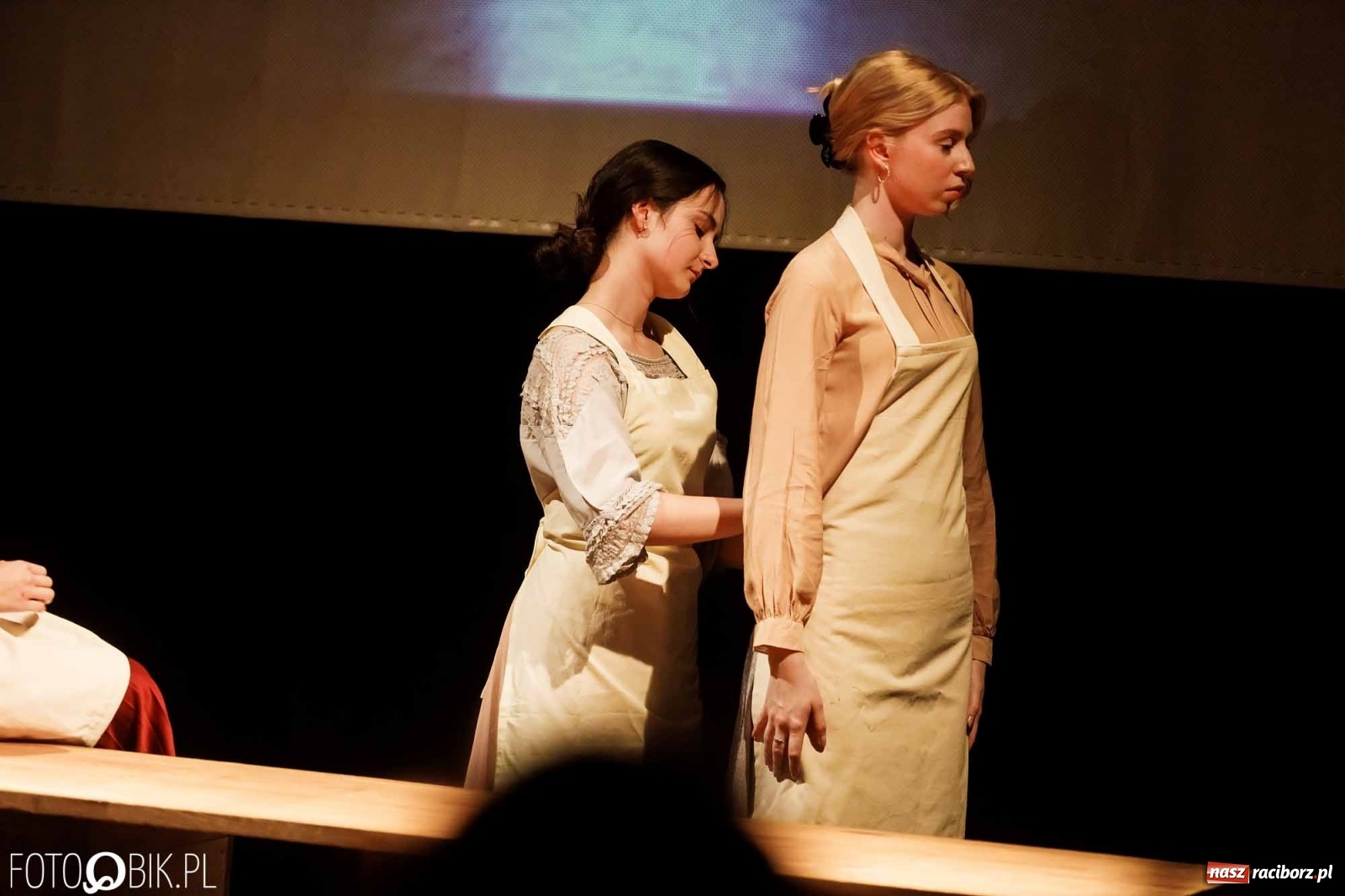 Zdjęcie w galerii na portalu naszraciborz.pl: Ciągnie wiosna. Spektakl w wykonaniu Grupy Melpomena w DK Strzecha wiadomości z regionu