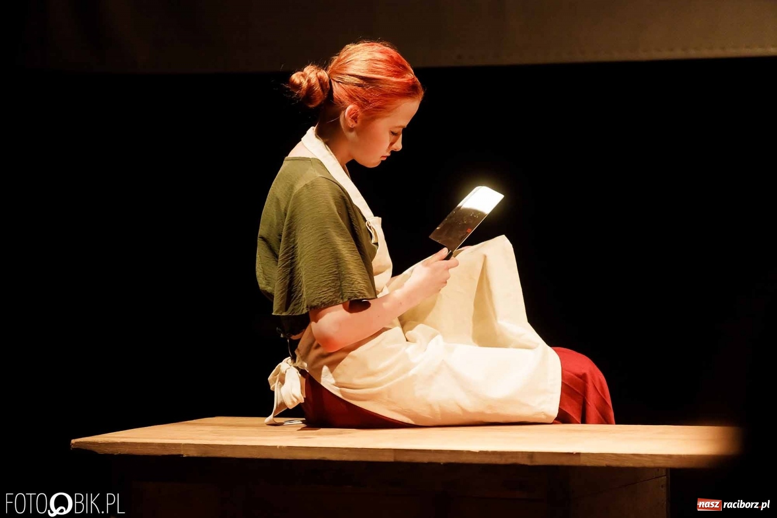 Zdjęcie w galerii na portalu naszraciborz.pl: Ciągnie wiosna. Spektakl w wykonaniu Grupy Melpomena w DK Strzecha wiadomości z regionu