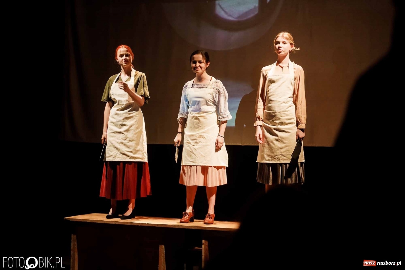 Zdjęcie w galerii na portalu naszraciborz.pl: Ciągnie wiosna. Spektakl w wykonaniu Grupy Melpomena w DK Strzecha wiadomości z regionu