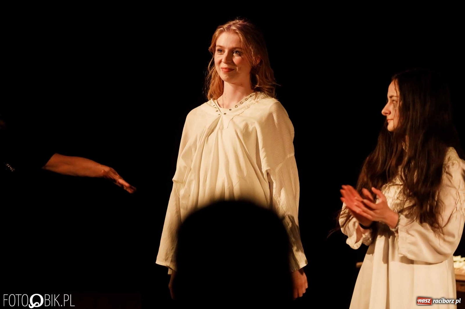 Zdjęcie w galerii na portalu naszraciborz.pl: Ciągnie wiosna. Spektakl w wykonaniu Grupy Melpomena w DK Strzecha wiadomości z regionu