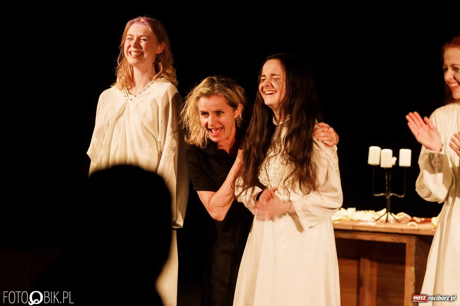 Zdjęcie w galerii na portalu naszraciborz.pl: Ciągnie wiosna. Spektakl w wykonaniu Grupy Melpomena w DK Strzecha wiadomości z regionu