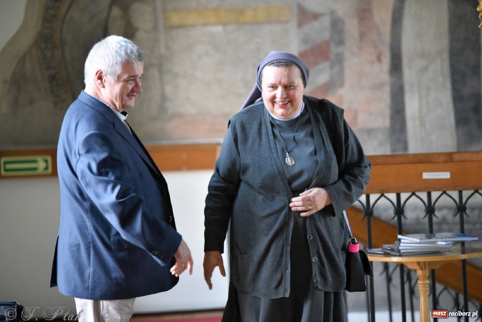 Zdjęcie w galerii na portalu naszraciborz.pl: Perła Kresów. Ryszard Frączek promował w Muzeum swój nowy album wiadomości z regionu