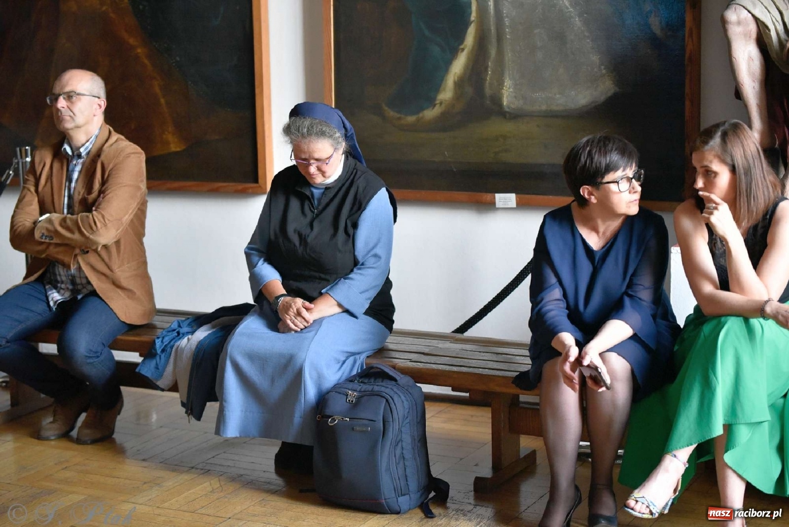 Zdjęcie w galerii na portalu naszraciborz.pl: Perła Kresów. Ryszard Frączek promował w Muzeum swój nowy album wiadomości z regionu