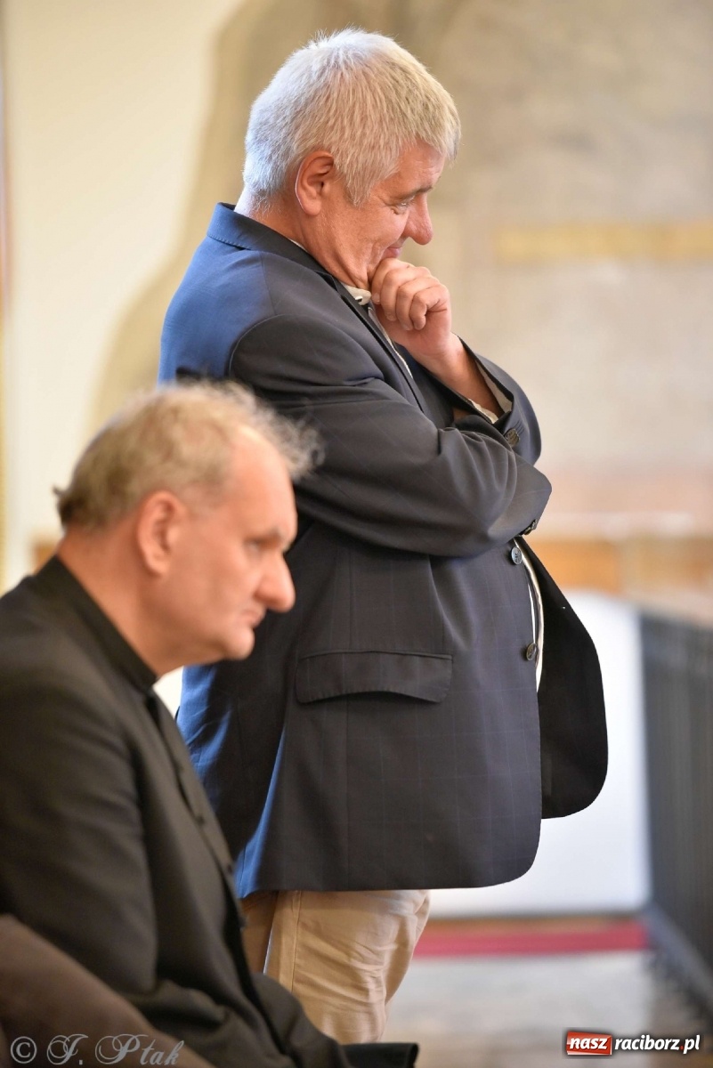 Zdjęcie w galerii na portalu naszraciborz.pl: Perła Kresów. Ryszard Frączek promował w Muzeum swój nowy album wiadomości z regionu