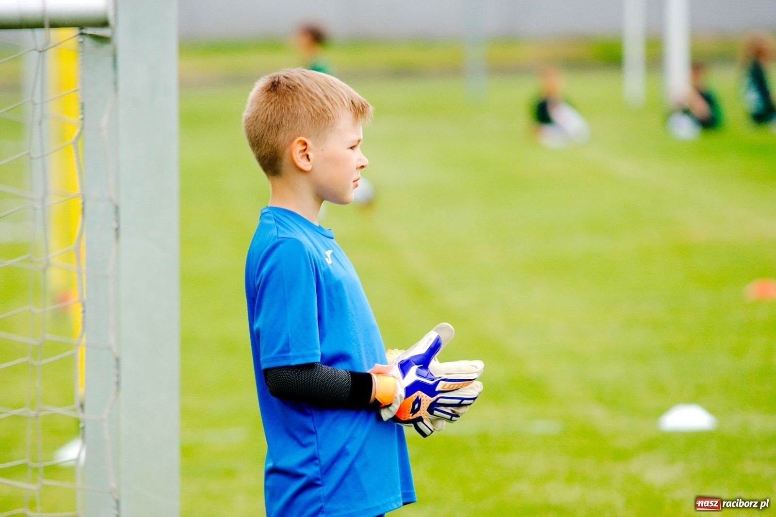 Zdjęcie w galerii na portalu naszraciborz.pl: Walka o każdą piłkę. Ruszyła IX edycja Tworków Cup [FOTO] wiadomości z regionu