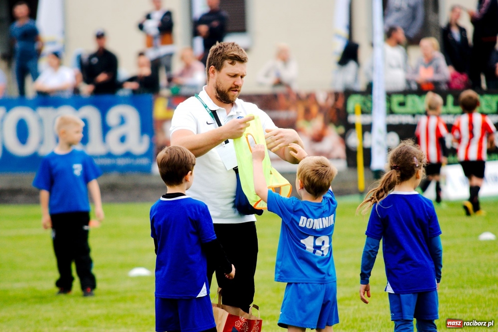 Zdjęcie w galerii na portalu naszraciborz.pl: Walka o każdą piłkę. Ruszyła IX edycja Tworków Cup [FOTO] wiadomości z regionu