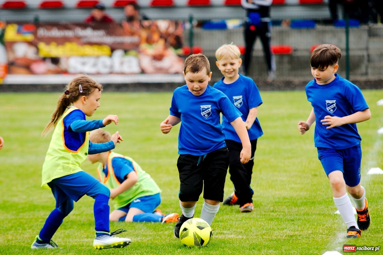 Zdjęcie w galerii na portalu naszraciborz.pl: Walka o każdą piłkę. Ruszyła IX edycja Tworków Cup [FOTO] wiadomości z regionu