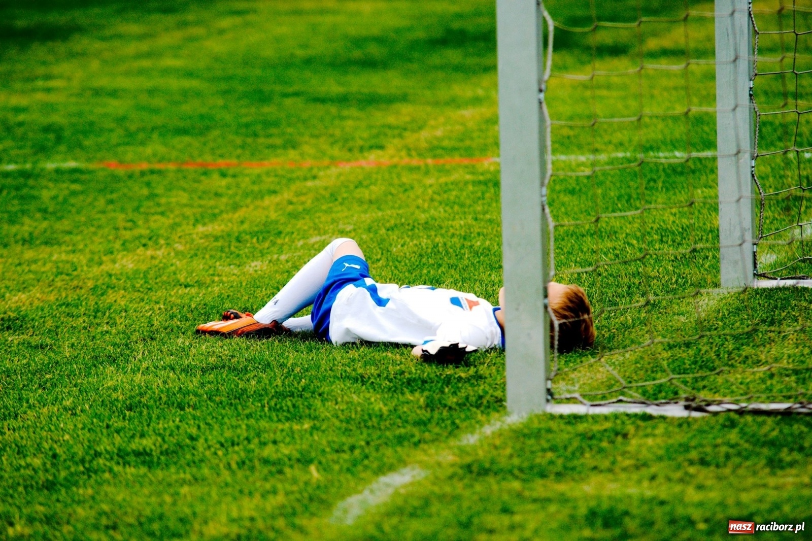 Zdjęcie w galerii na portalu naszraciborz.pl: Walka o każdą piłkę. Ruszyła IX edycja Tworków Cup [FOTO] wiadomości z regionu
