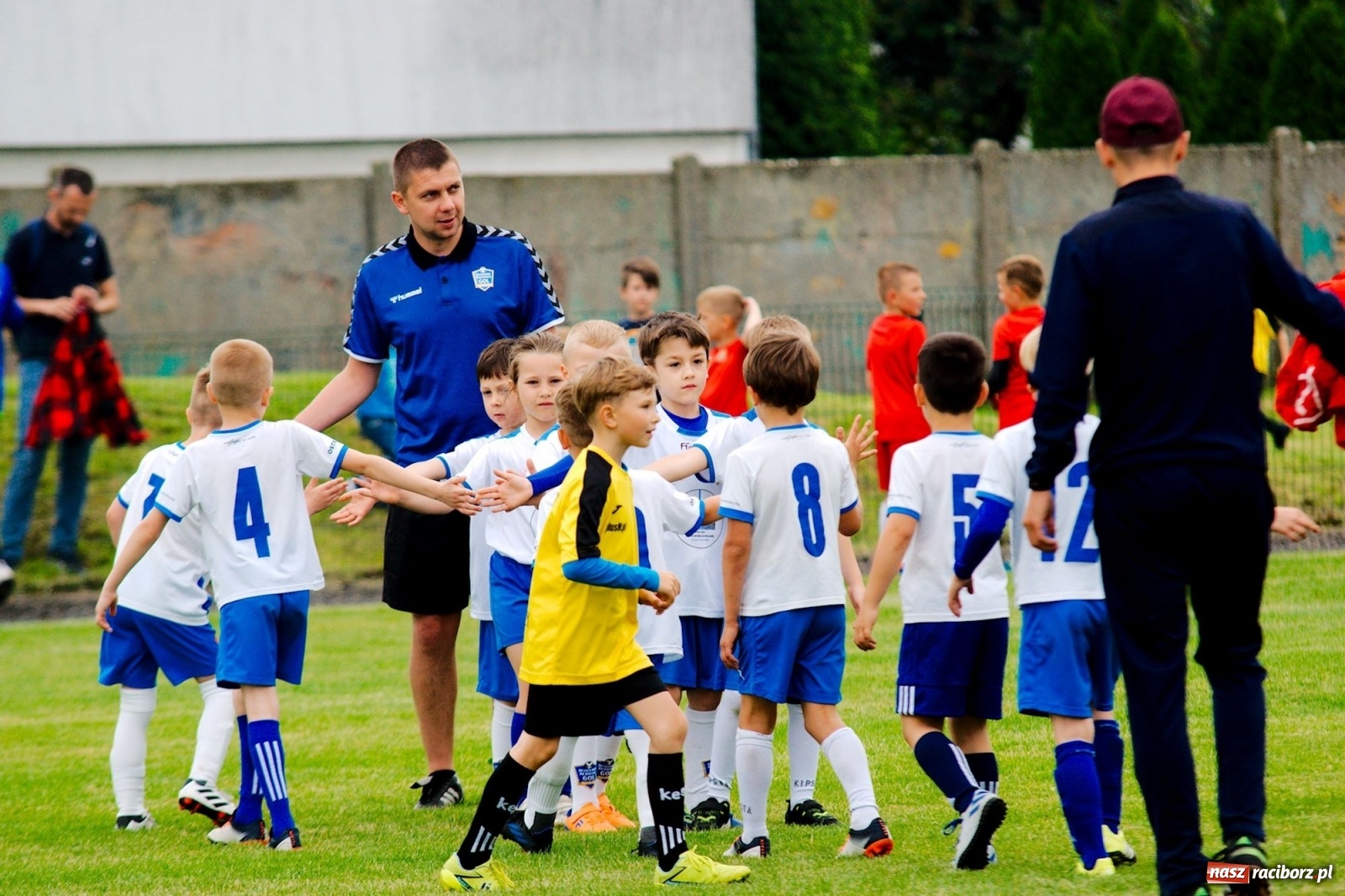 Zdjęcie w galerii na portalu naszraciborz.pl: Walka o każdą piłkę. Ruszyła IX edycja Tworków Cup [FOTO] wiadomości z regionu