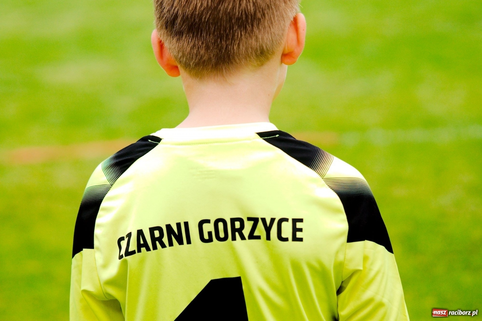 Zdjęcie w galerii na portalu naszraciborz.pl: Walka o każdą piłkę. Ruszyła IX edycja Tworków Cup [FOTO] wiadomości z regionu