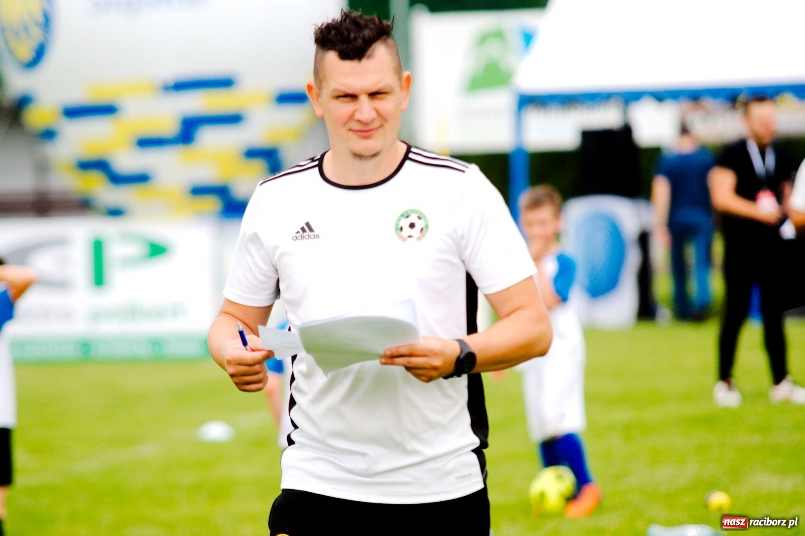 Zdjęcie w galerii na portalu naszraciborz.pl: Walka o każdą piłkę. Ruszyła IX edycja Tworków Cup [FOTO] wiadomości z regionu