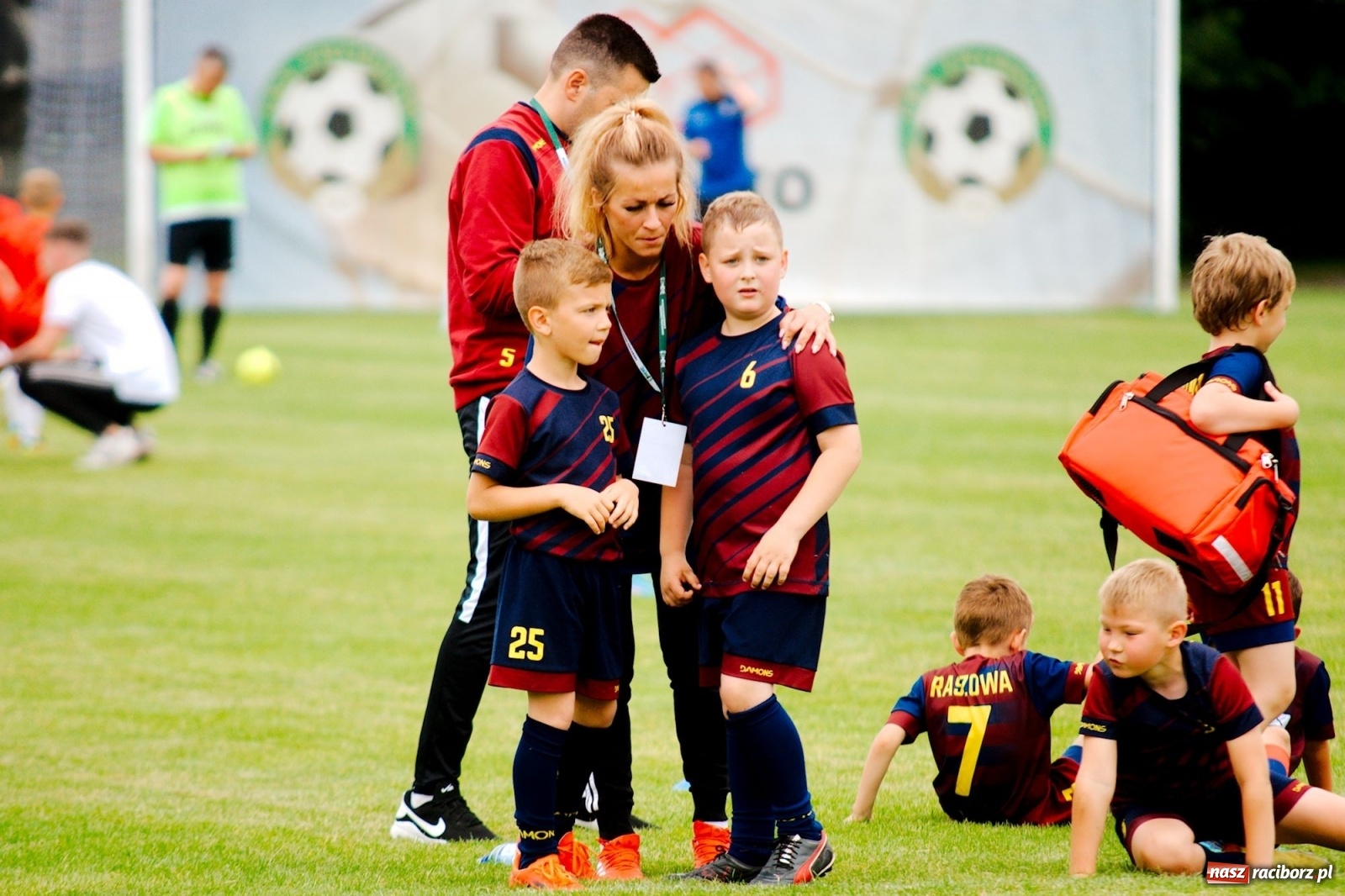 Zdjęcie w galerii na portalu naszraciborz.pl: Walka o każdą piłkę. Ruszyła IX edycja Tworków Cup [FOTO] wiadomości z regionu