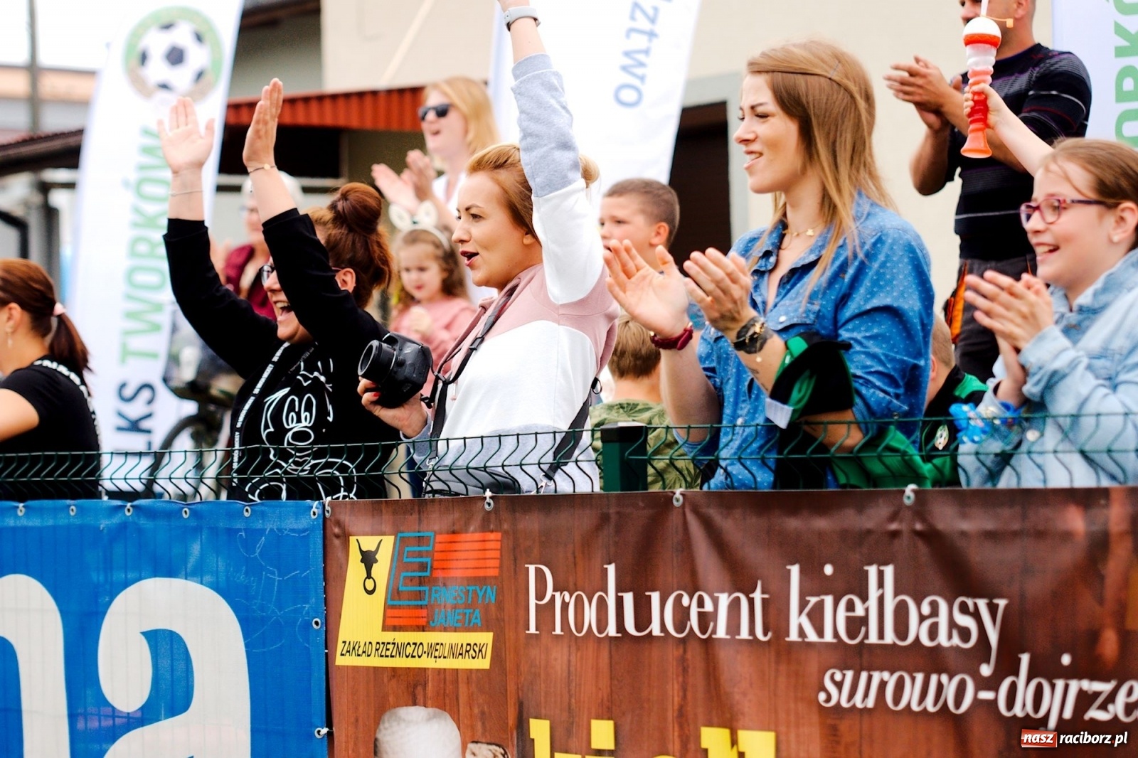 Zdjęcie w galerii na portalu naszraciborz.pl: Walka o każdą piłkę. Ruszyła IX edycja Tworków Cup [FOTO] wiadomości z regionu