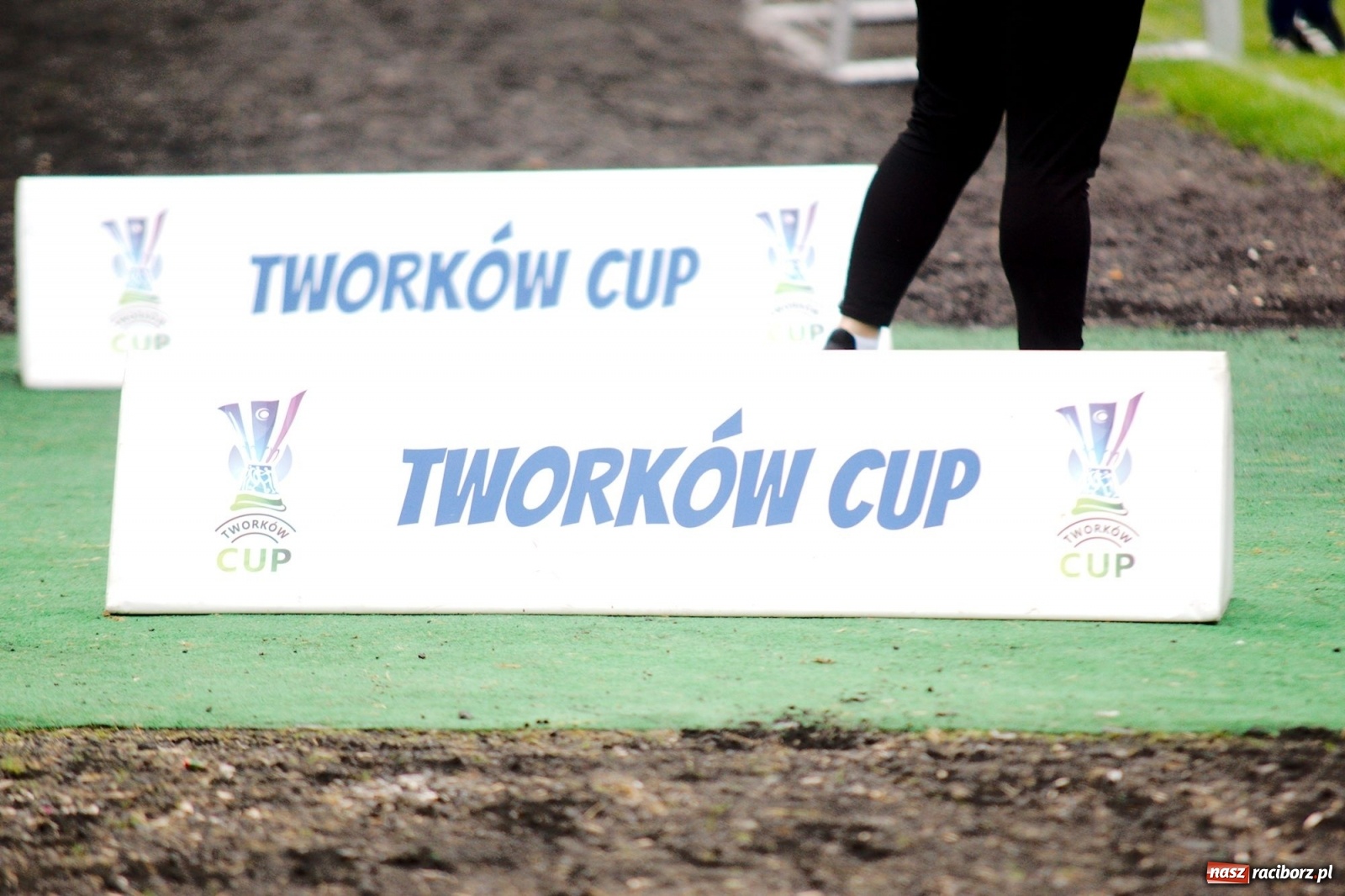 Zdjęcie w galerii na portalu naszraciborz.pl: Walka o każdą piłkę. Ruszyła IX edycja Tworków Cup [FOTO] wiadomości z regionu