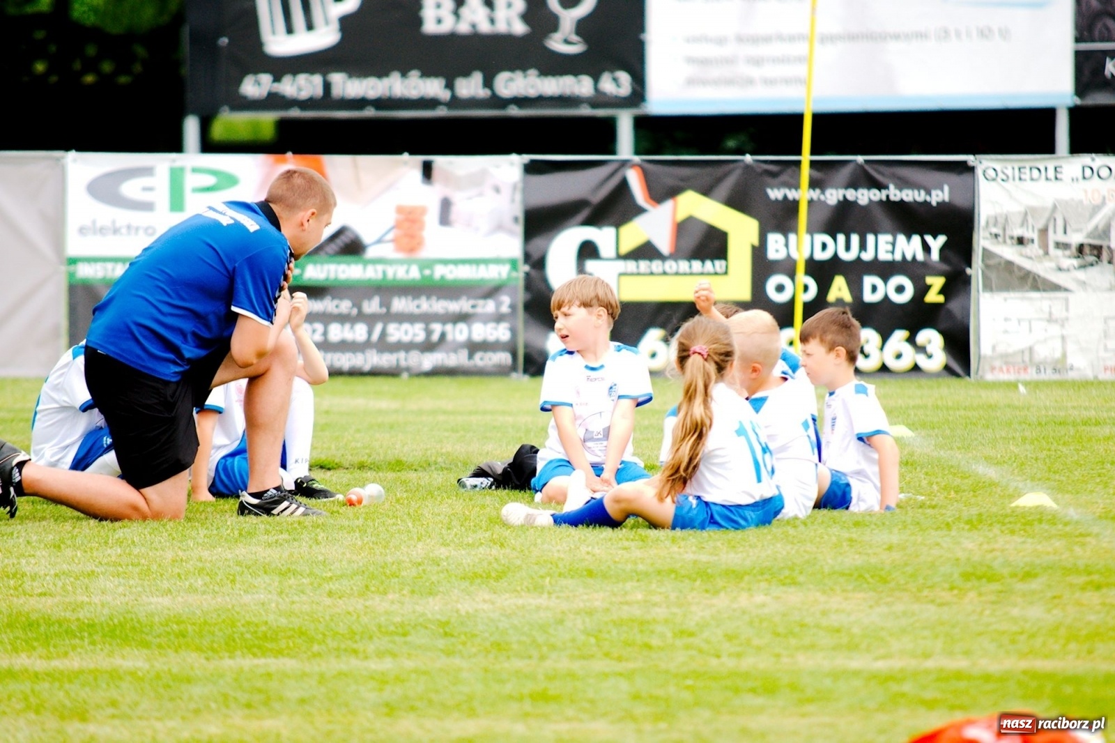 Zdjęcie w galerii na portalu naszraciborz.pl: Walka o każdą piłkę. Ruszyła IX edycja Tworków Cup [FOTO] wiadomości z regionu