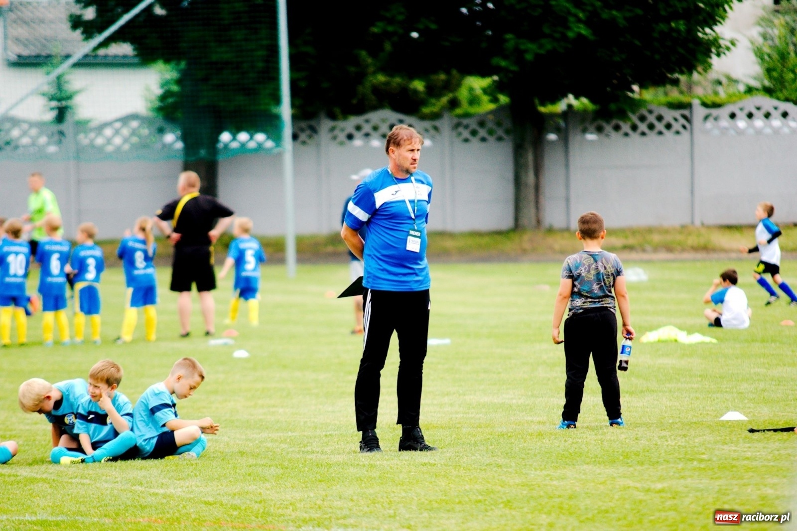 Zdjęcie w galerii na portalu naszraciborz.pl: Walka o każdą piłkę. Ruszyła IX edycja Tworków Cup [FOTO] wiadomości z regionu
