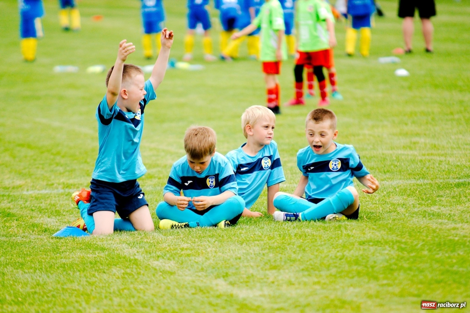 Zdjęcie w galerii na portalu naszraciborz.pl: Walka o każdą piłkę. Ruszyła IX edycja Tworków Cup [FOTO] wiadomości z regionu