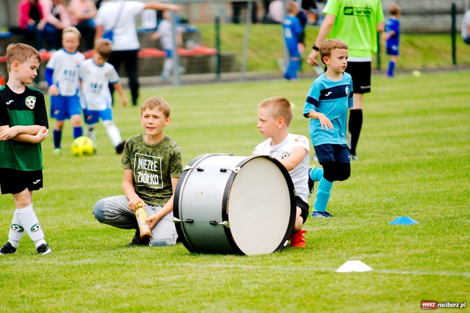 Zdjęcie w galerii na portalu naszraciborz.pl: Walka o każdą piłkę. Ruszyła IX edycja Tworków Cup [FOTO] wiadomości z regionu