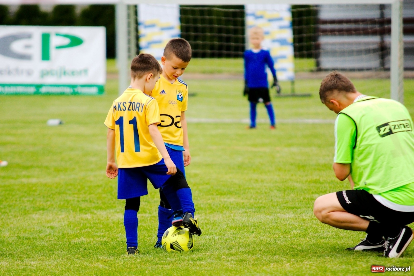 Zdjęcie w galerii na portalu naszraciborz.pl: Walka o każdą piłkę. Ruszyła IX edycja Tworków Cup [FOTO] wiadomości z regionu