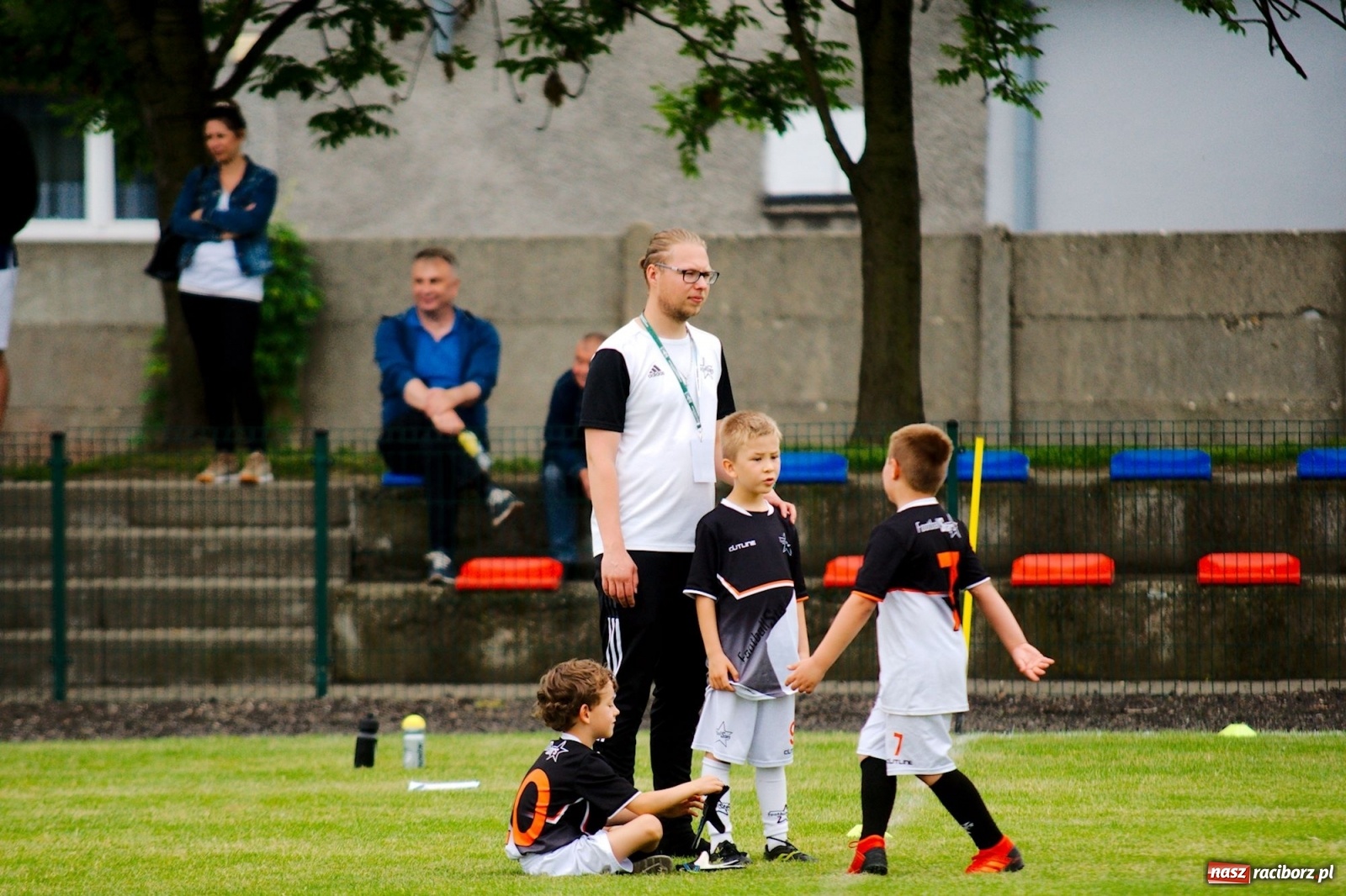 Zdjęcie w galerii na portalu naszraciborz.pl: Walka o każdą piłkę. Ruszyła IX edycja Tworków Cup [FOTO] wiadomości z regionu