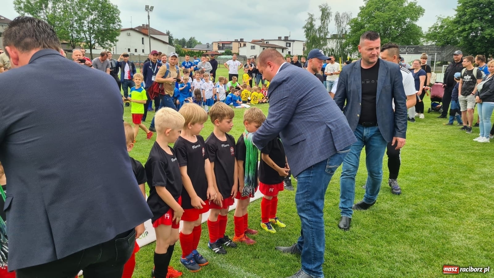 Zdjęcie w galerii na portalu naszraciborz.pl: Walka o każdą piłkę. Ruszyła IX edycja Tworków Cup [FOTO] wiadomości z regionu