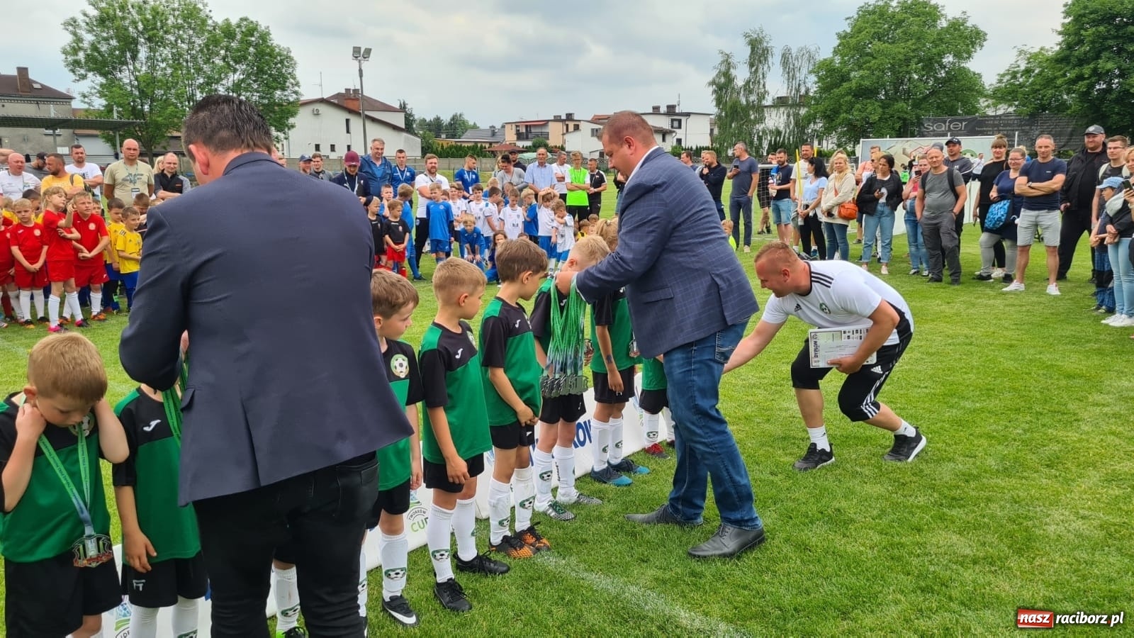 Zdjęcie w galerii na portalu naszraciborz.pl: Walka o każdą piłkę. Ruszyła IX edycja Tworków Cup [FOTO] wiadomości z regionu