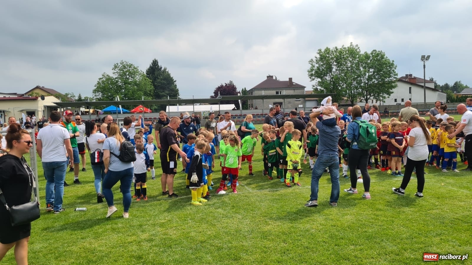 Zdjęcie w galerii na portalu naszraciborz.pl: Walka o każdą piłkę. Ruszyła IX edycja Tworków Cup [FOTO] wiadomości z regionu