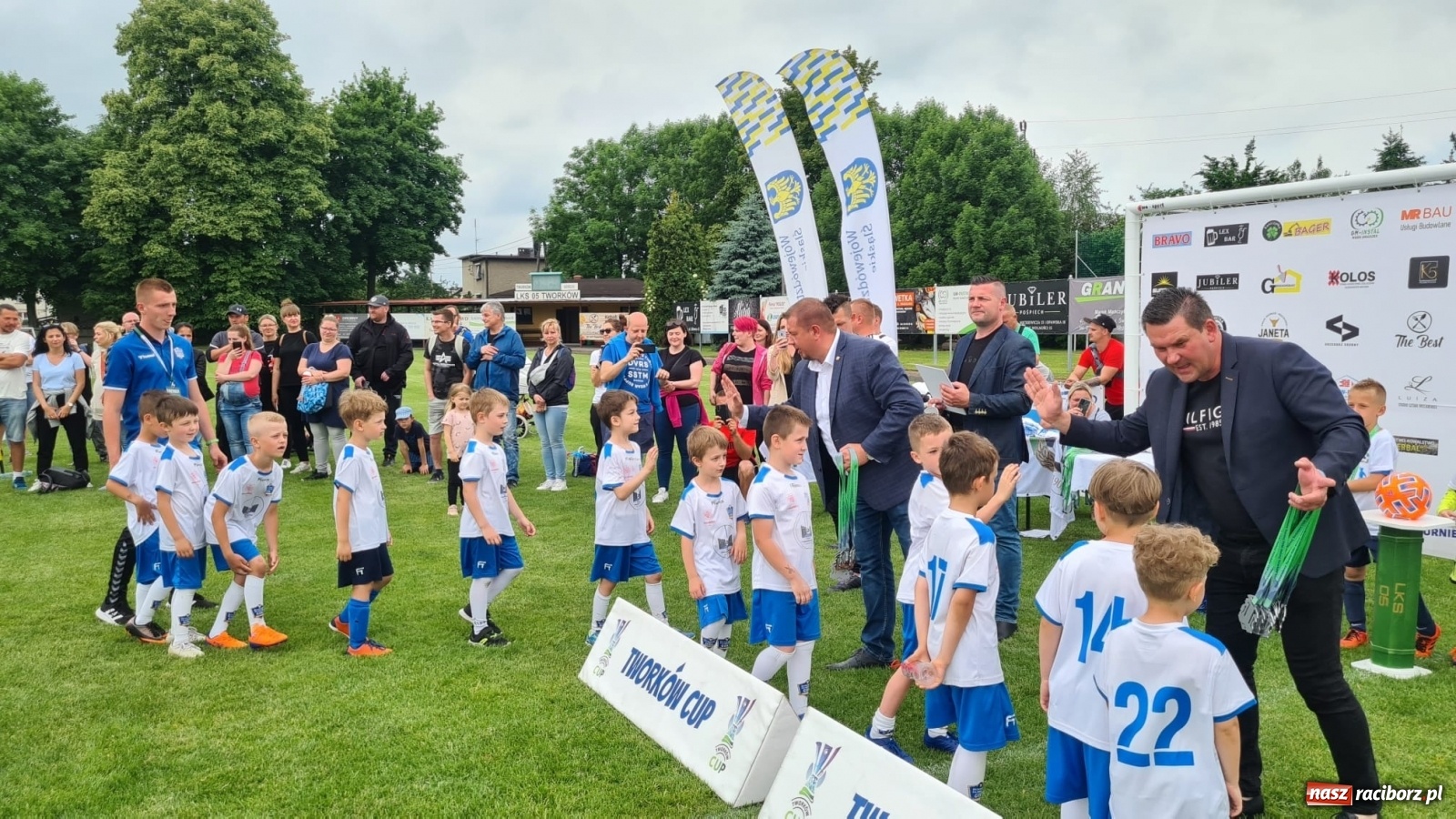 Zdjęcie w galerii na portalu naszraciborz.pl: Walka o każdą piłkę. Ruszyła IX edycja Tworków Cup [FOTO] wiadomości z regionu
