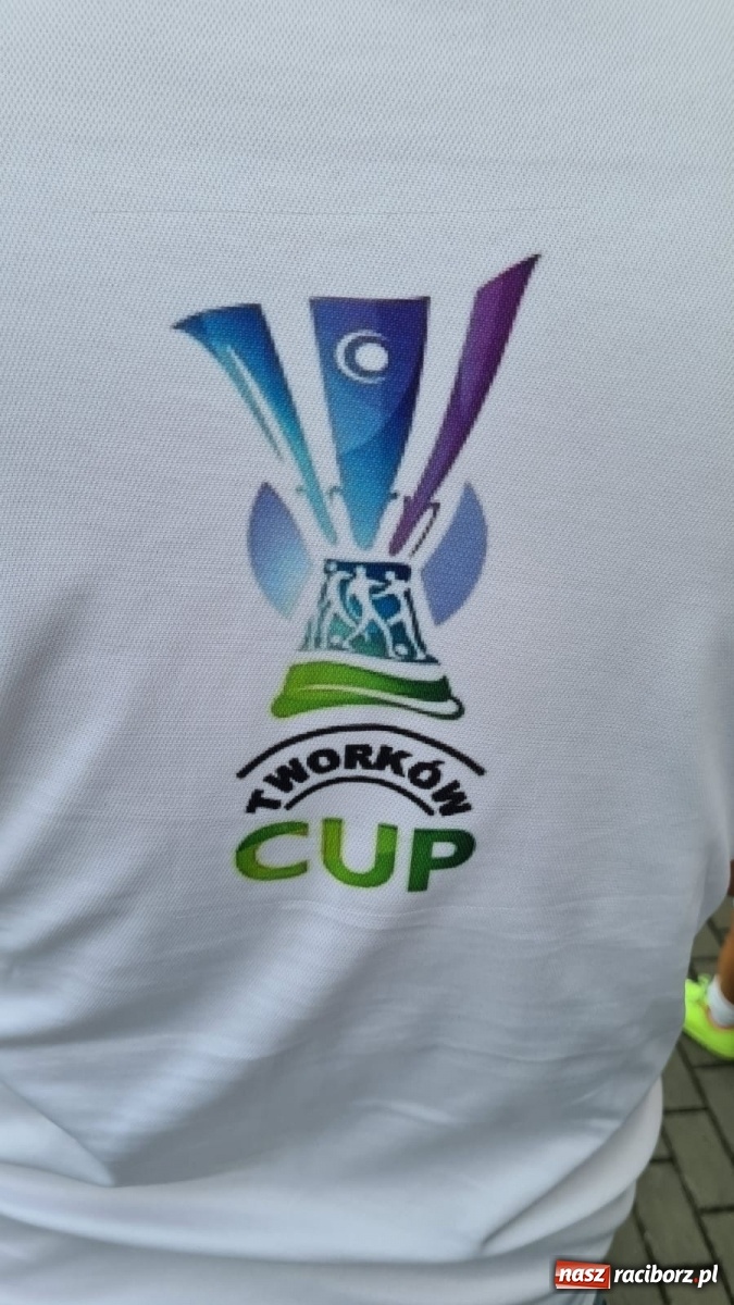 Zdjęcie w galerii na portalu naszraciborz.pl: Walka o każdą piłkę. Ruszyła IX edycja Tworków Cup [FOTO] wiadomości z regionu