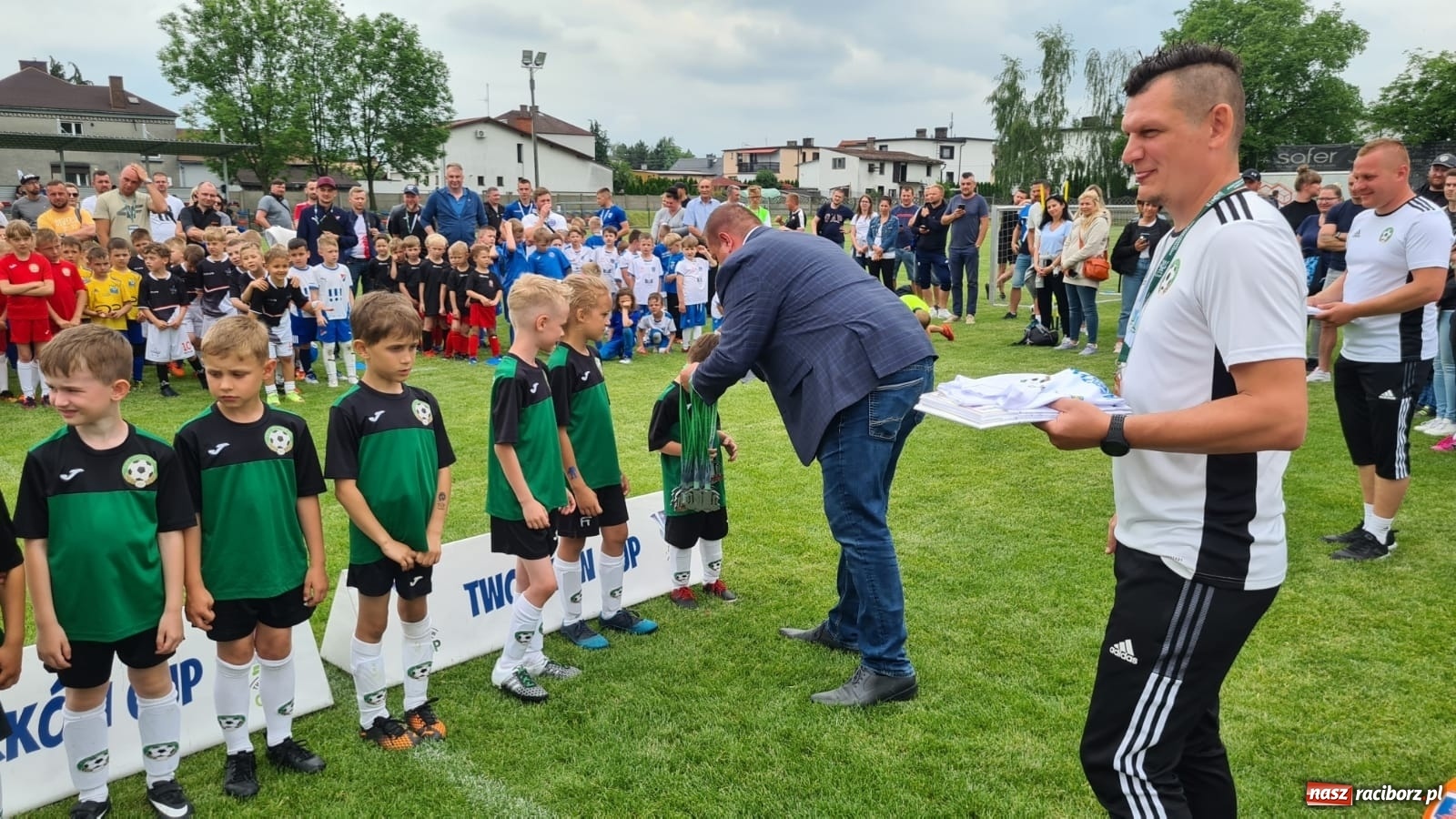 Zdjęcie w galerii na portalu naszraciborz.pl: Walka o każdą piłkę. Ruszyła IX edycja Tworków Cup [FOTO] wiadomości z regionu