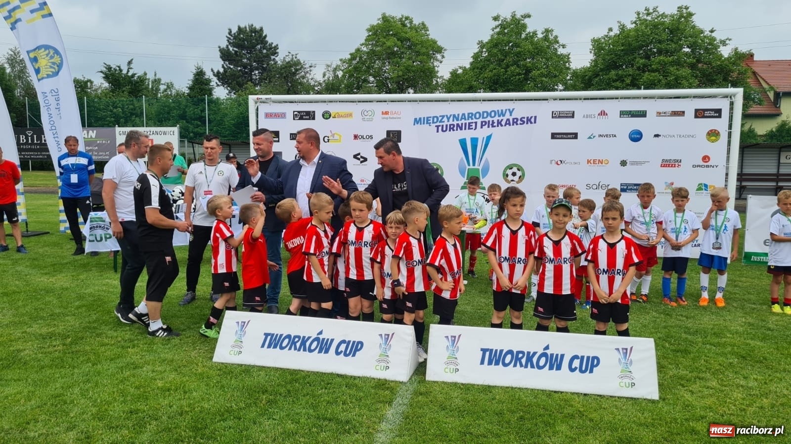 Zdjęcie w galerii na portalu naszraciborz.pl: Walka o każdą piłkę. Ruszyła IX edycja Tworków Cup [FOTO] wiadomości z regionu