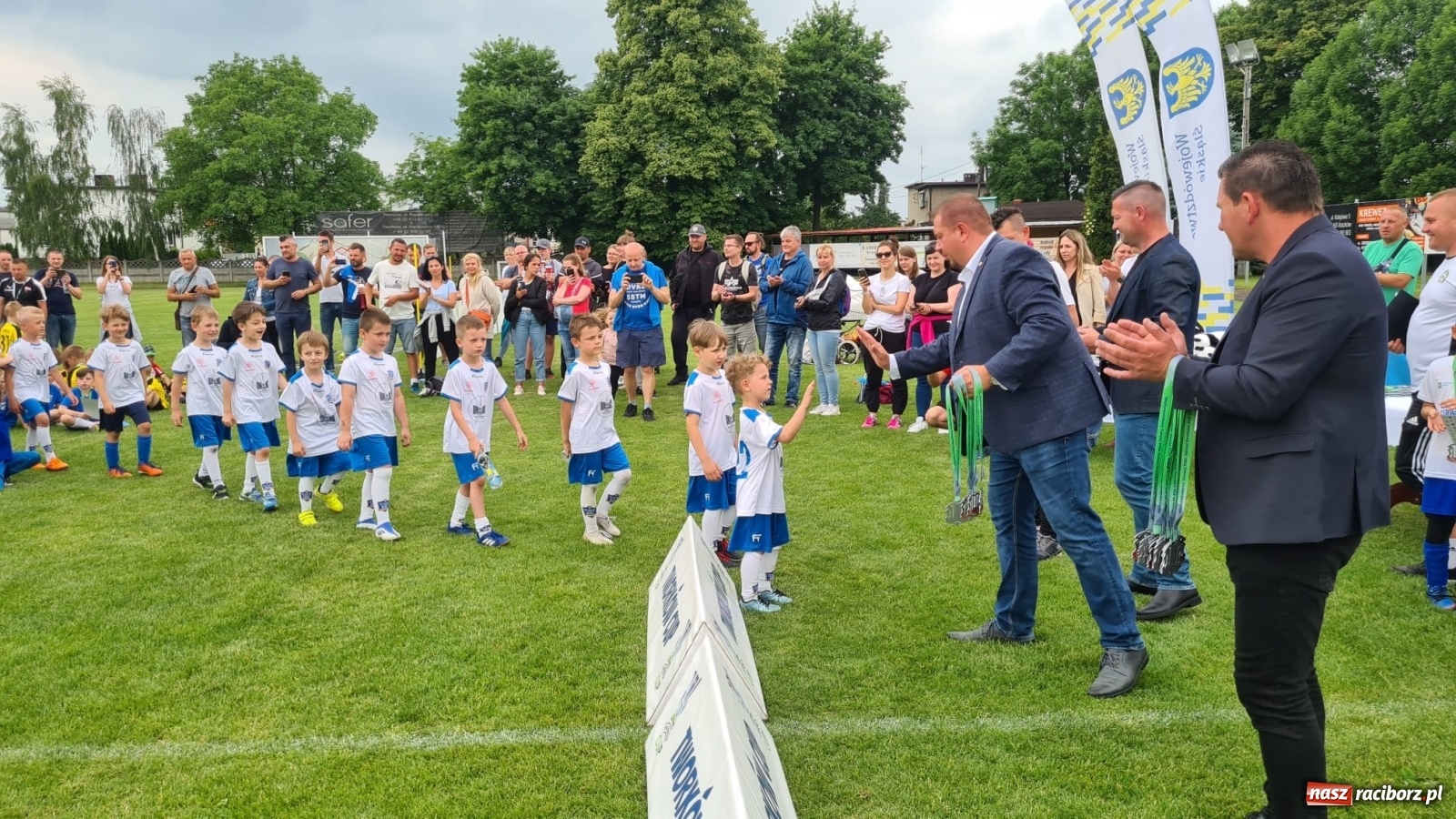 Zdjęcie w galerii na portalu naszraciborz.pl: Walka o każdą piłkę. Ruszyła IX edycja Tworków Cup [FOTO] wiadomości z regionu