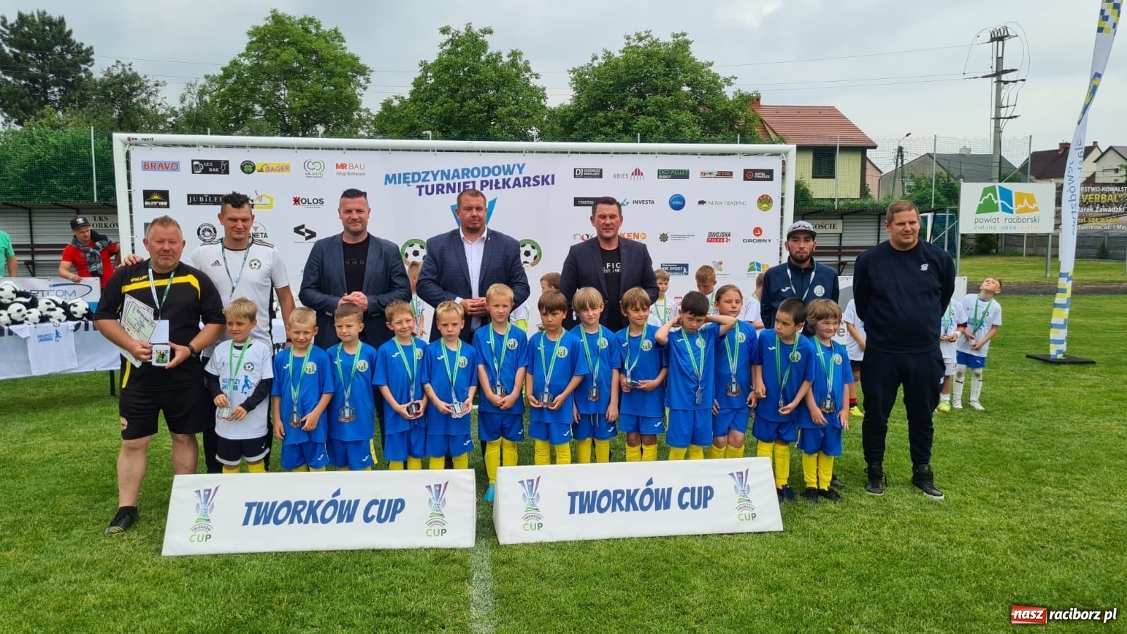 Zdjęcie w galerii na portalu naszraciborz.pl: Walka o każdą piłkę. Ruszyła IX edycja Tworków Cup [FOTO] wiadomości z regionu