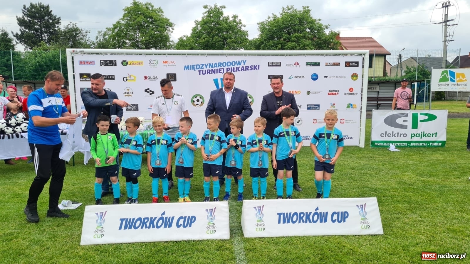 Zdjęcie w galerii na portalu naszraciborz.pl: Walka o każdą piłkę. Ruszyła IX edycja Tworków Cup [FOTO] wiadomości z regionu