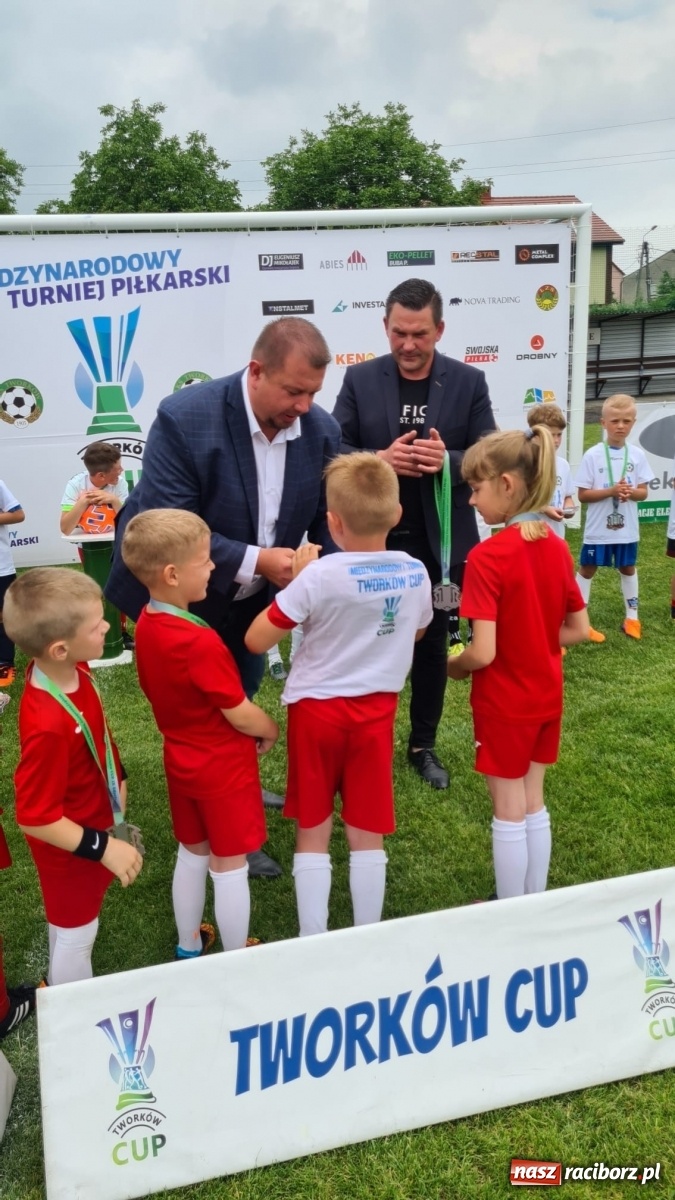 Zdjęcie w galerii na portalu naszraciborz.pl: Walka o każdą piłkę. Ruszyła IX edycja Tworków Cup [FOTO] wiadomości z regionu