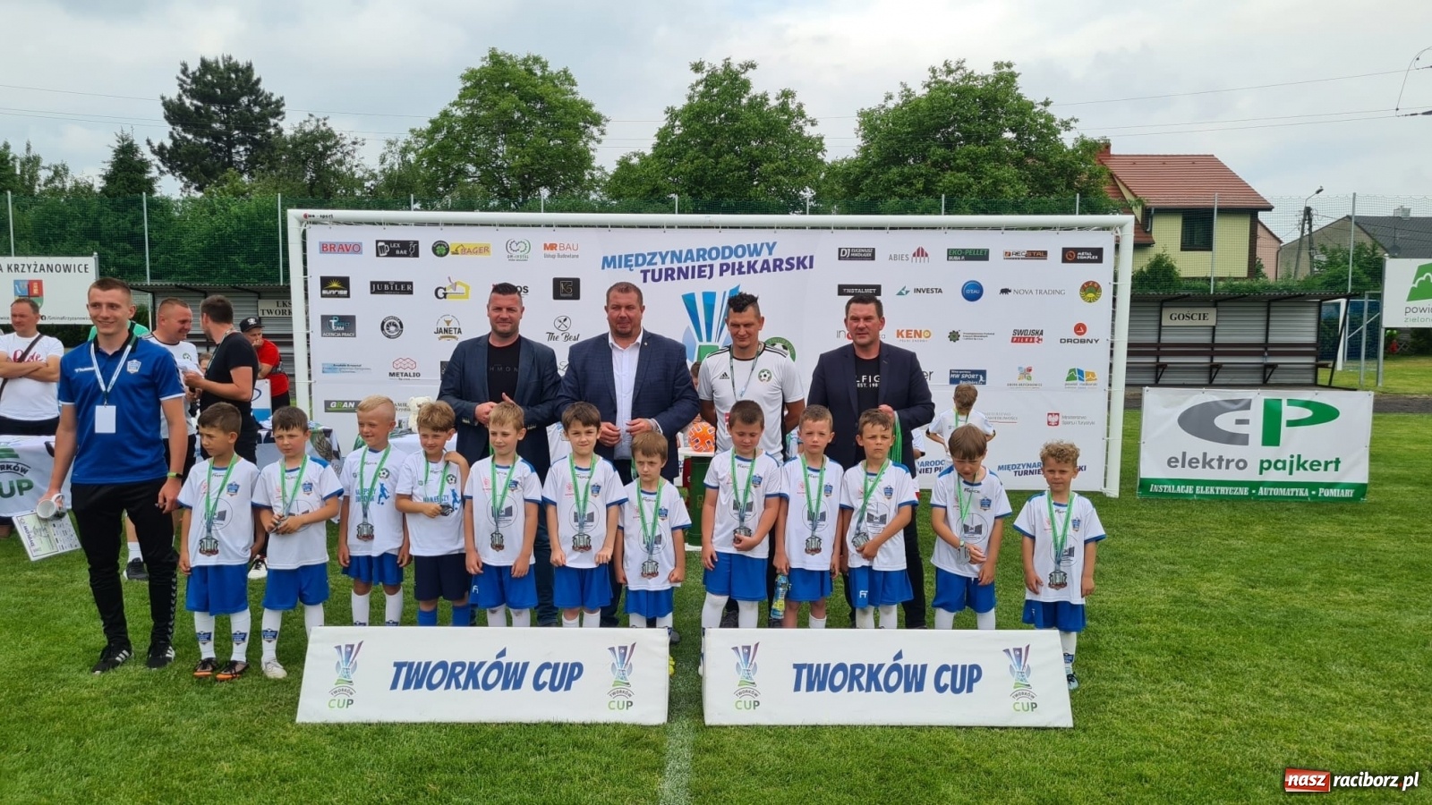 Zdjęcie w galerii na portalu naszraciborz.pl: Walka o każdą piłkę. Ruszyła IX edycja Tworków Cup [FOTO] wiadomości z regionu