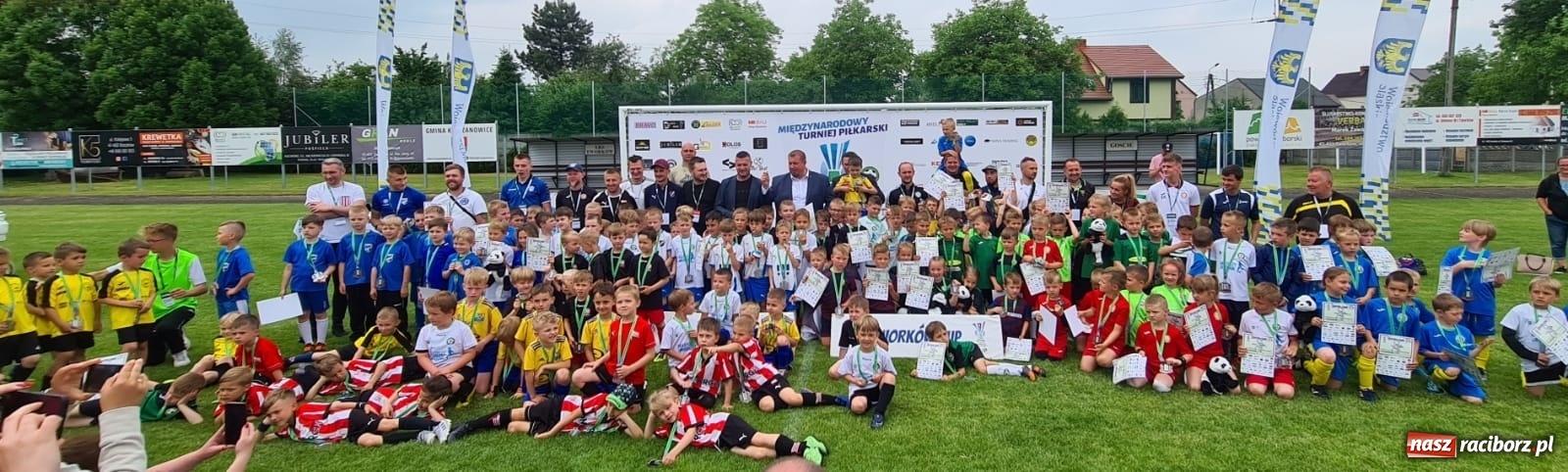 Zdjęcie w galerii na portalu naszraciborz.pl: Walka o każdą piłkę. Ruszyła IX edycja Tworków Cup [FOTO] wiadomości z regionu