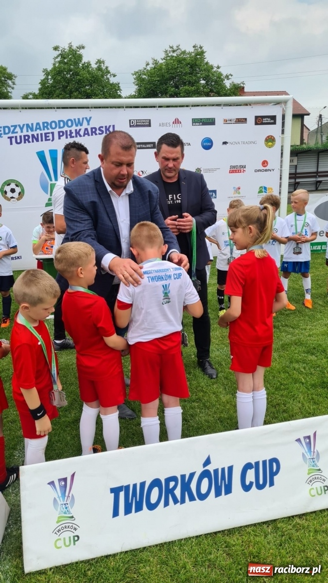 Zdjęcie w galerii na portalu naszraciborz.pl: Walka o każdą piłkę. Ruszyła IX edycja Tworków Cup [FOTO] wiadomości z regionu