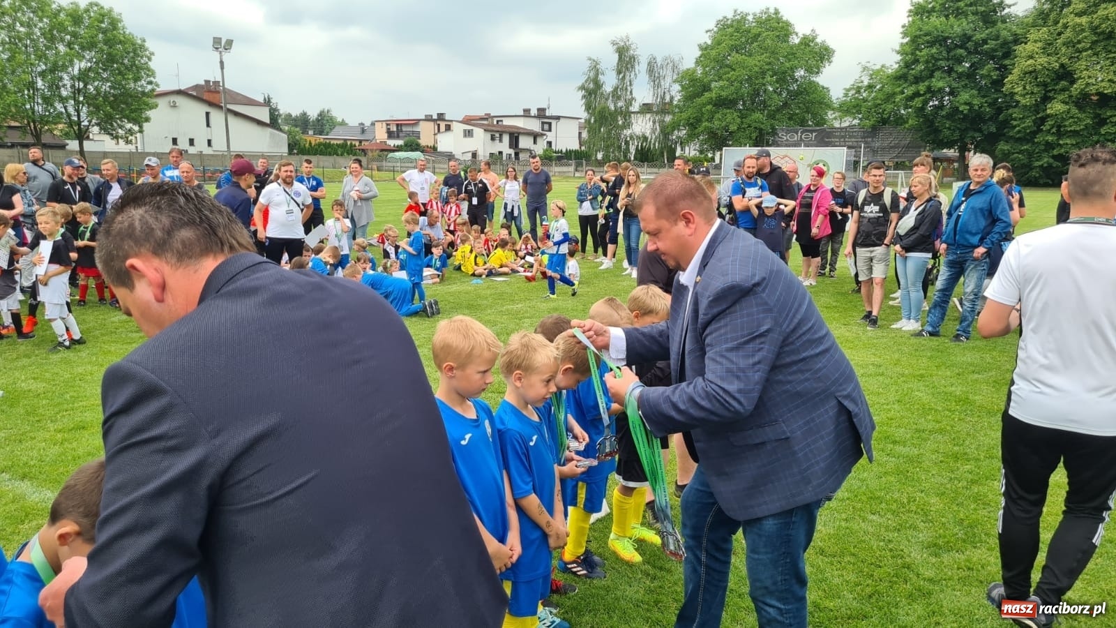 Zdjęcie w galerii na portalu naszraciborz.pl: Walka o każdą piłkę. Ruszyła IX edycja Tworków Cup [FOTO] wiadomości z regionu